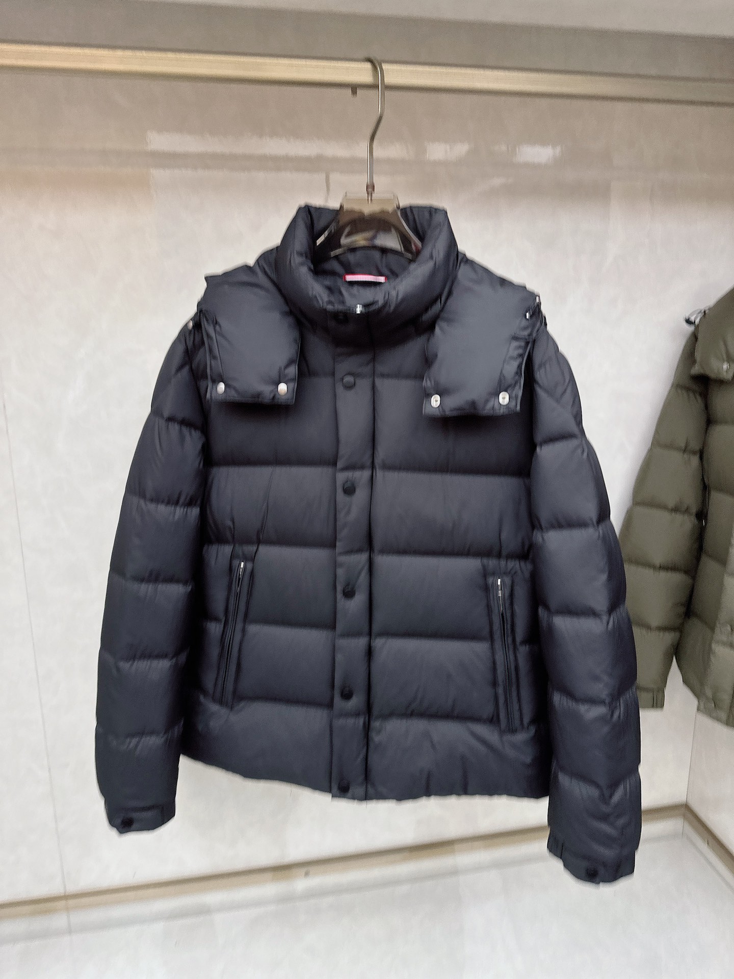 😊 2025秋冬新款羽绒服 原版订制五金配件全进口原版定制 欢迎对比 绝对的高品质 采用顶级进口白鹅绒填