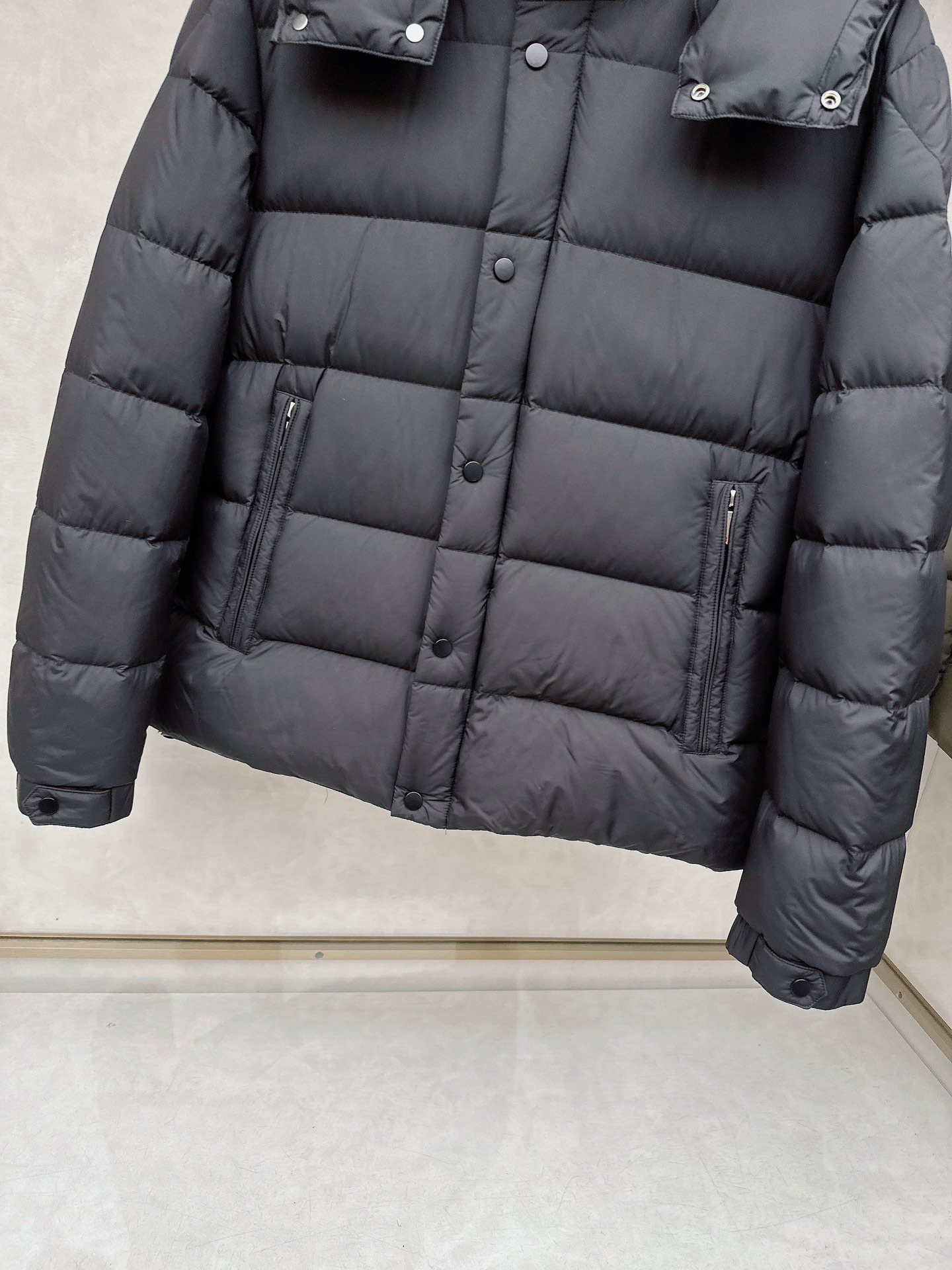 😊 2025秋冬新款羽绒服 原版订制五金配件全进口原版定制 欢迎对比 绝对的高品质 采用顶级进口白鹅绒填