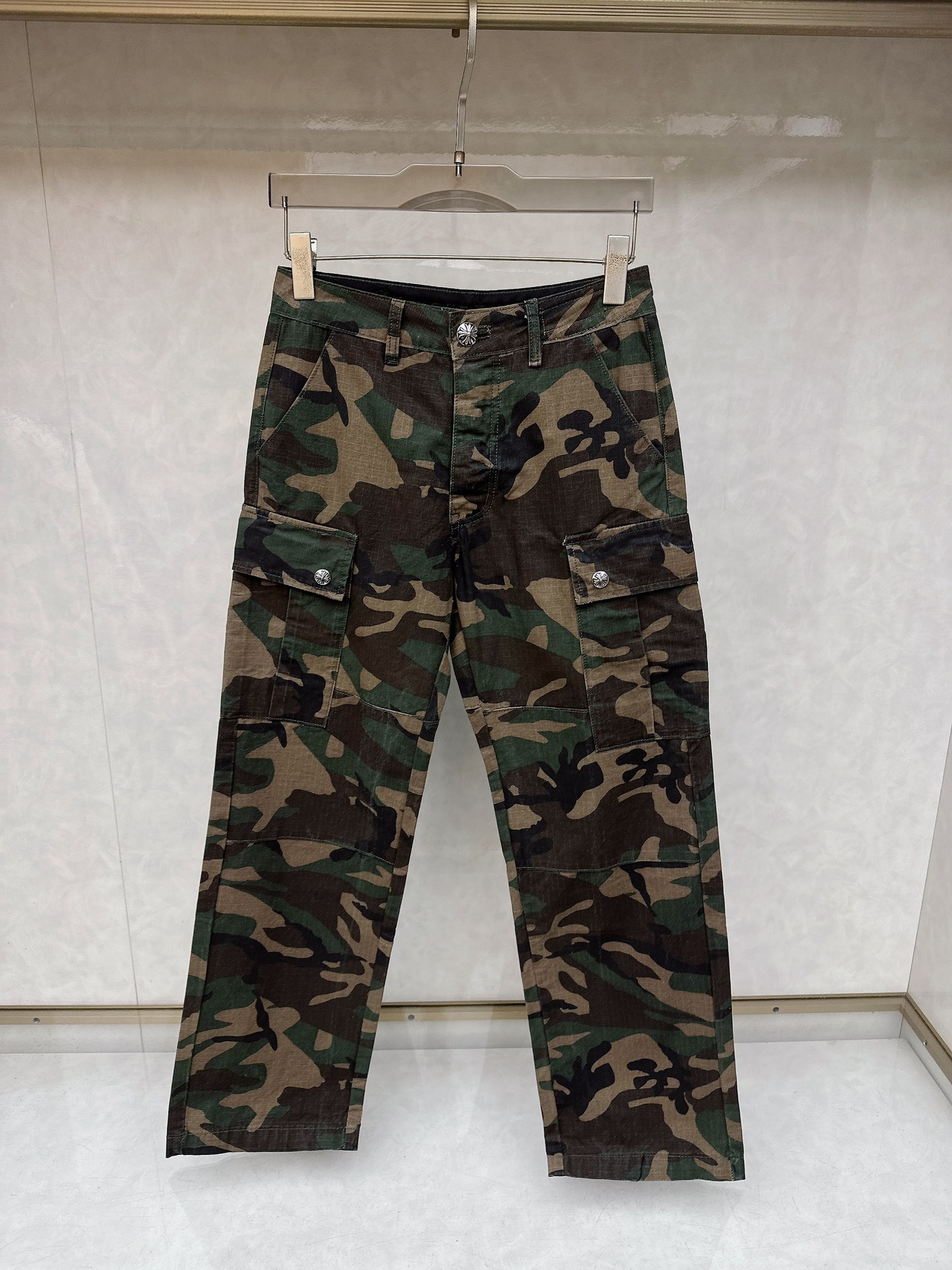 NO:627846,[Top version] ch Croxin city limited series new city limited overalls size 26 28 30 32 34 36 38 40 42 Croxin city limited denim series camouflage pants vintage levis imported sheepskin 925 silver remake Customers provide waist length or height and weight The studio will select the most suitable base version for you. There are many people doing remakes in the market. No disparagement or comment. The difference is visible to the naked eye.  See more and compare for yourself #CHROME HEART Same style for men and women,,chrome hearts,chrome hearts,sheepskin,alexander wang19860909【顶级版本】ch 克罗心城市限定系列 新款城市限定法工装裤 尺码 26 28 30 32 34 36 38 40 42 克罗心城市限定牛仔系列迷彩裤 vintage levis 进口羊皮 925银饰remake 顾客提供腰围裤长 或者身高体重 工作室会为您挑选最合适的底版进行 市场做remake的人很多 不贬低不评论 区别肉眼可见 自己多看多对比 #CHROME HEART 男女同款,,chrome hearts,chrome hearts,sheepskin,alexander wang,Men's clothing