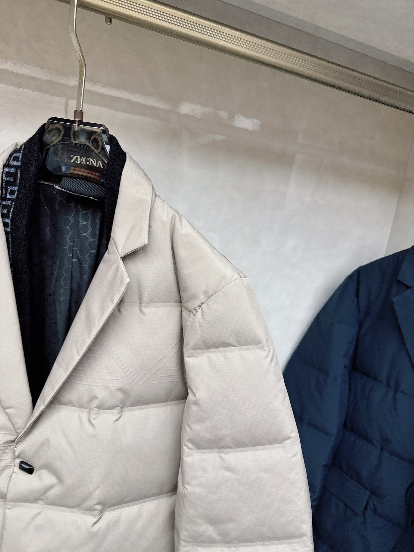 Ermenegildo Zeg*a杰尼亚 2025新款羽绒服，衣领可拆，秀场新品，品相非常完美，高科技防