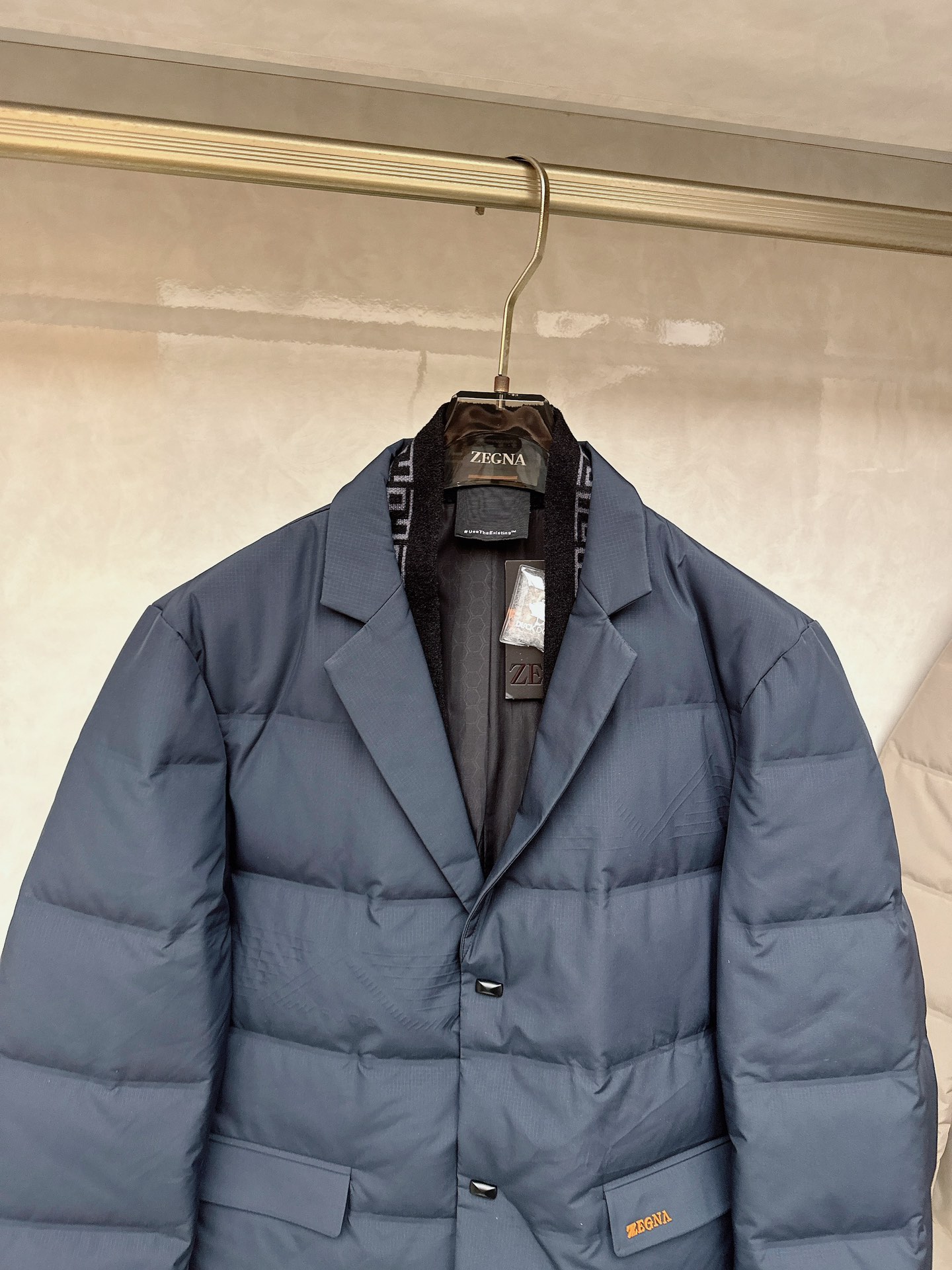 Ermenegildo Zeg*a杰尼亚 2025新款羽绒服，衣领可拆，秀场新品，品相非常完美，高科技防