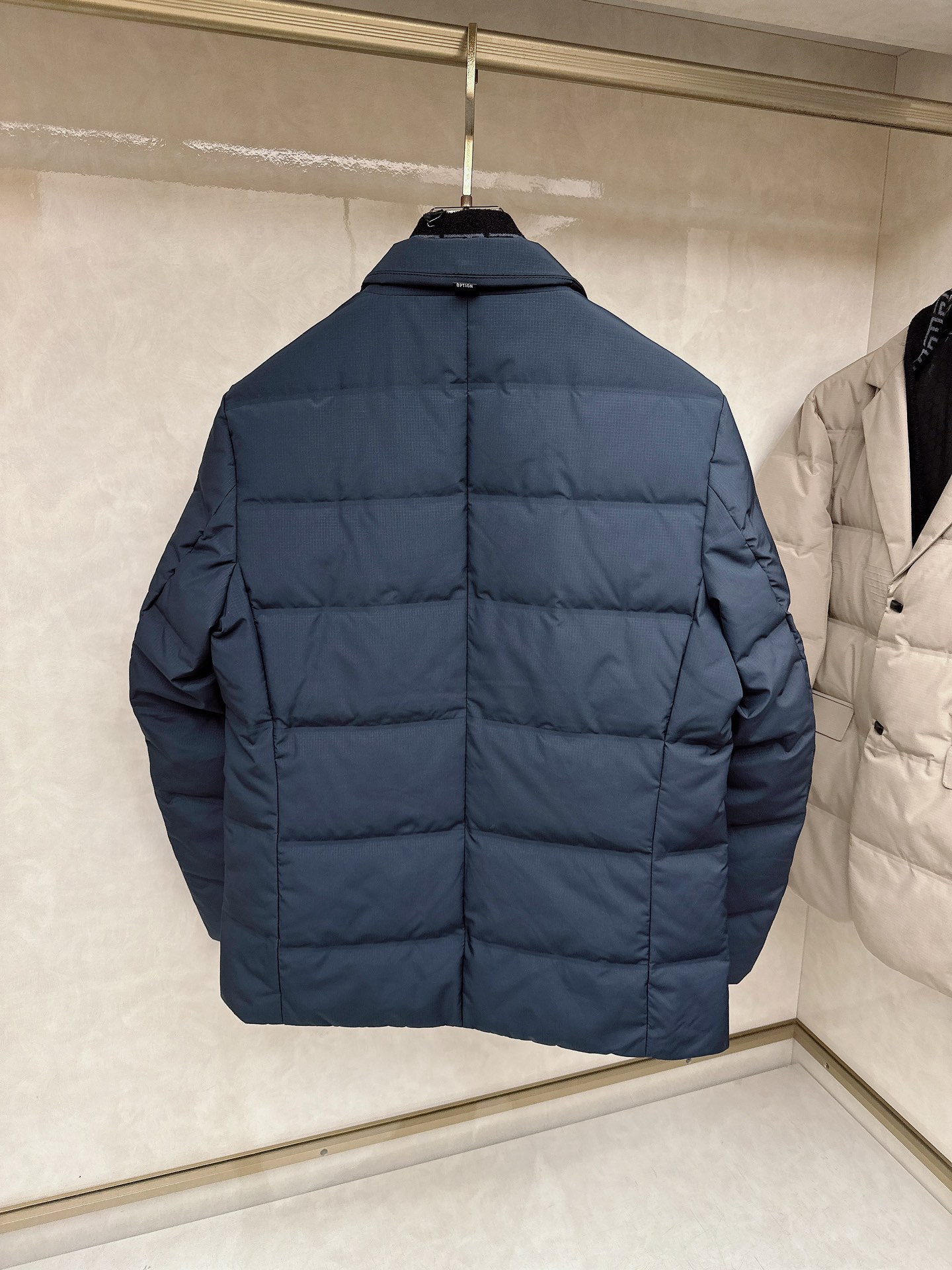 Ermenegildo Zeg*a杰尼亚 2025新款羽绒服，衣领可拆，秀场新品，品相非常完美，高科技防