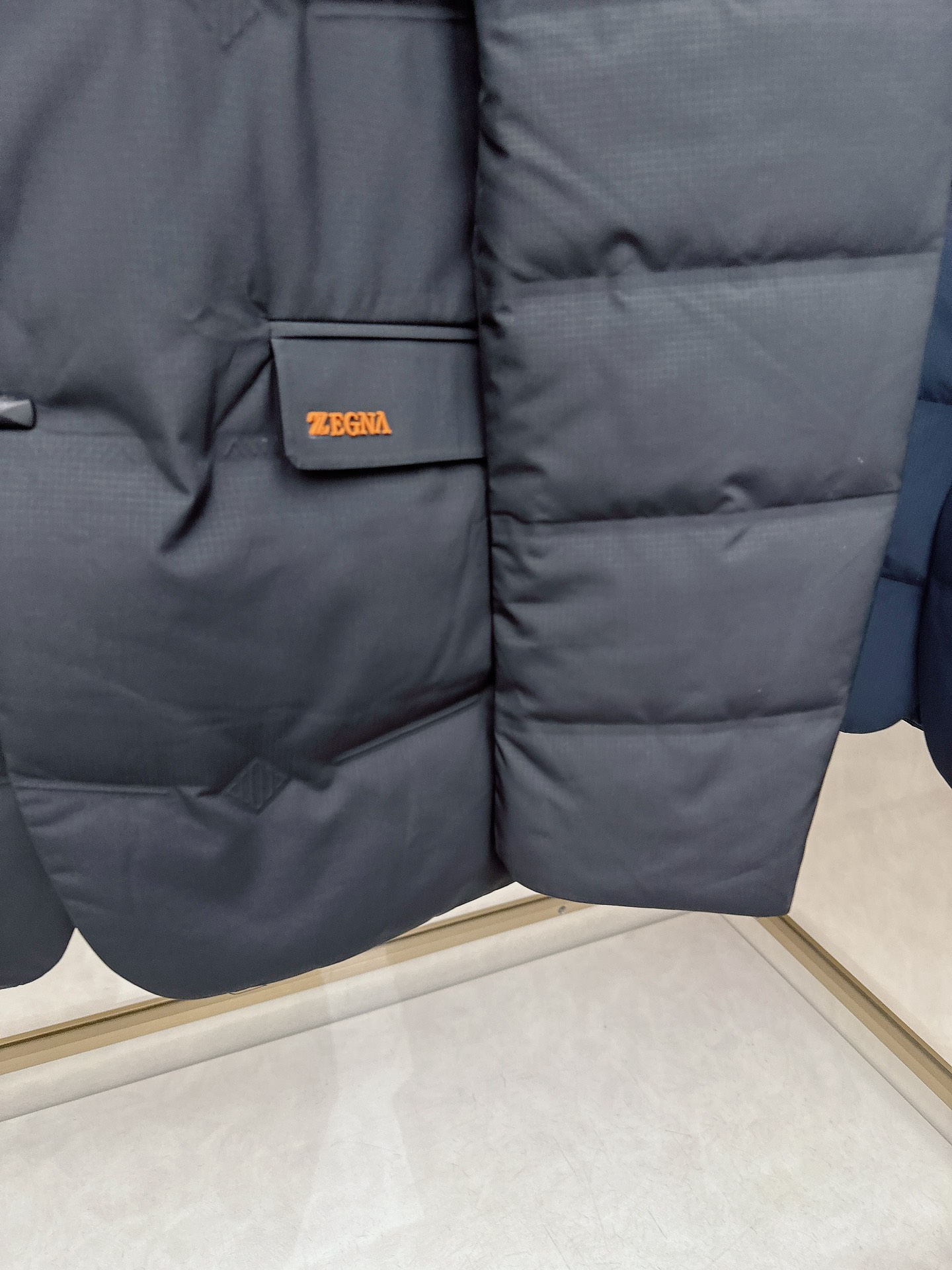 Ermenegildo Zeg*a杰尼亚 2025新款羽绒服，衣领可拆，秀场新品，品相非常完美，高科技防