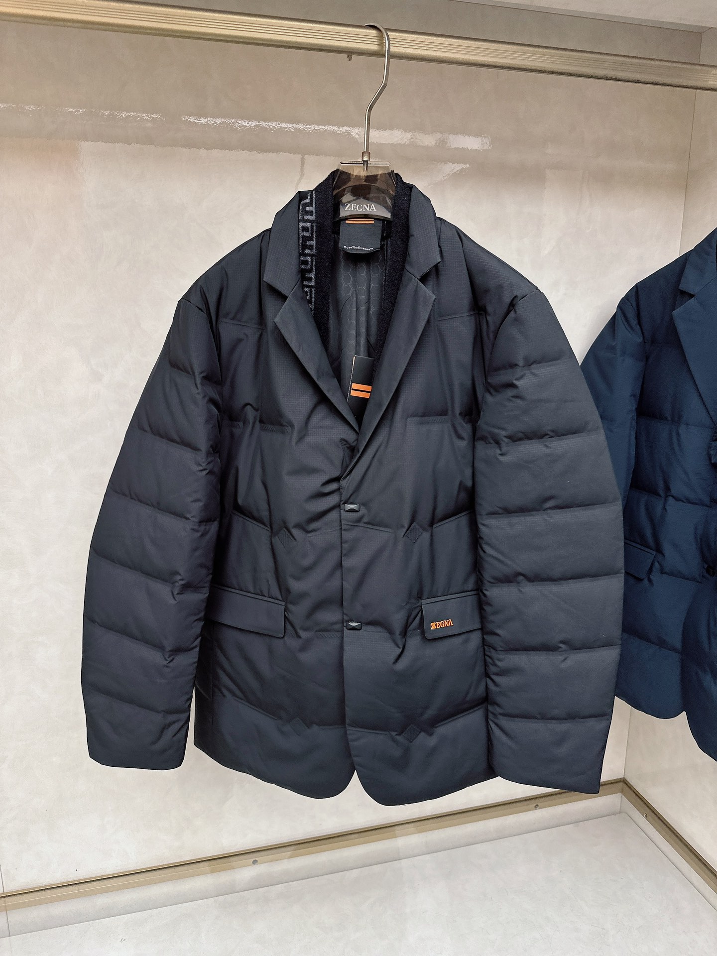 Ermenegildo Zeg*a杰尼亚 2025新款羽绒服，衣领可拆，秀场新品，品相非常完美，高科技防