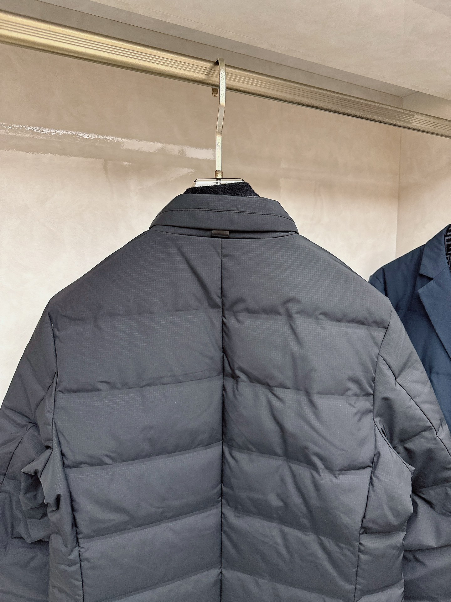 Ermenegildo Zeg*a杰尼亚 2025新款羽绒服，衣领可拆，秀场新品，品相非常完美，高科技防