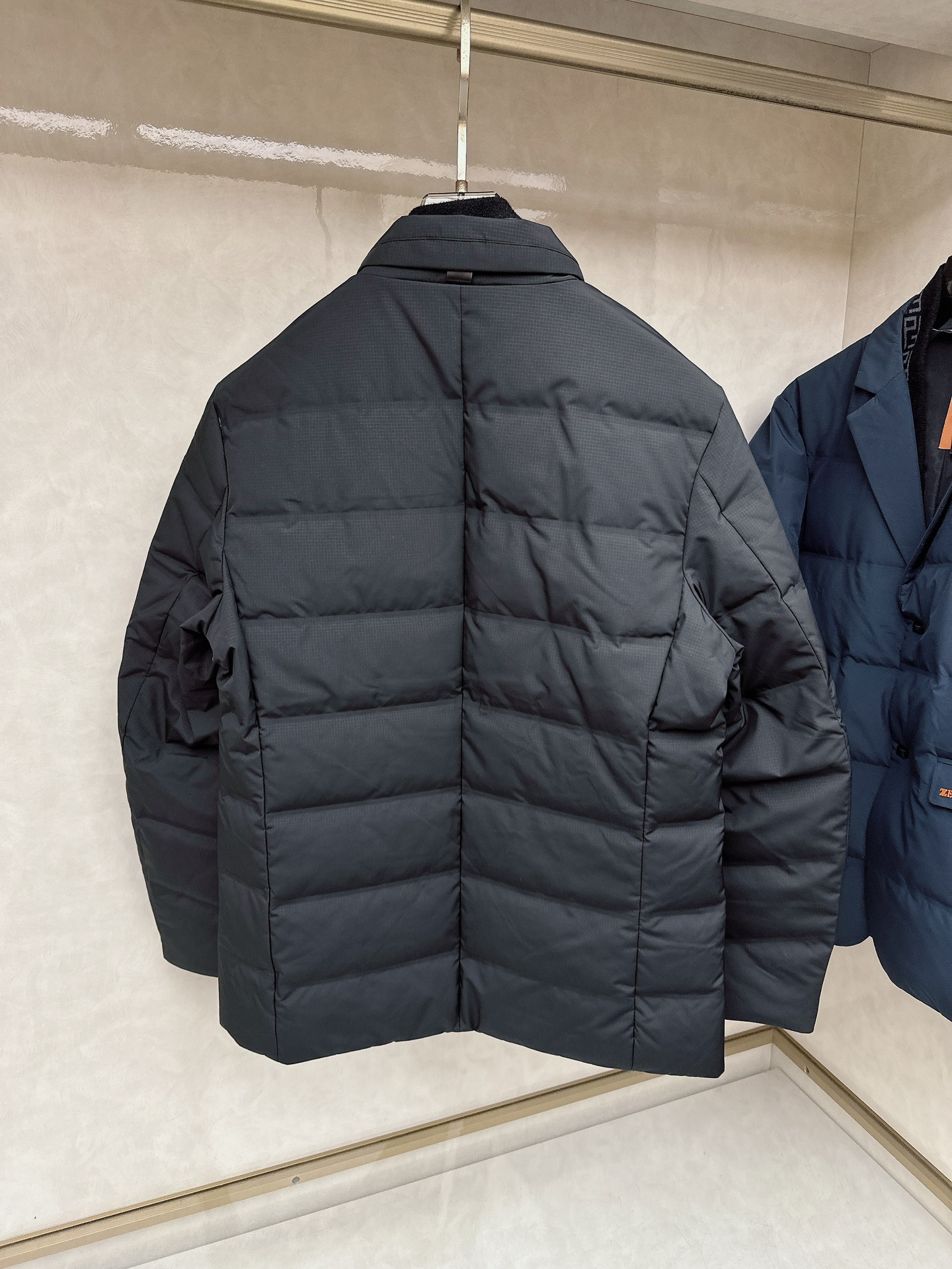 Ermenegildo Zeg*a杰尼亚 2025新款羽绒服，衣领可拆，秀场新品，品相非常完美，高科技防