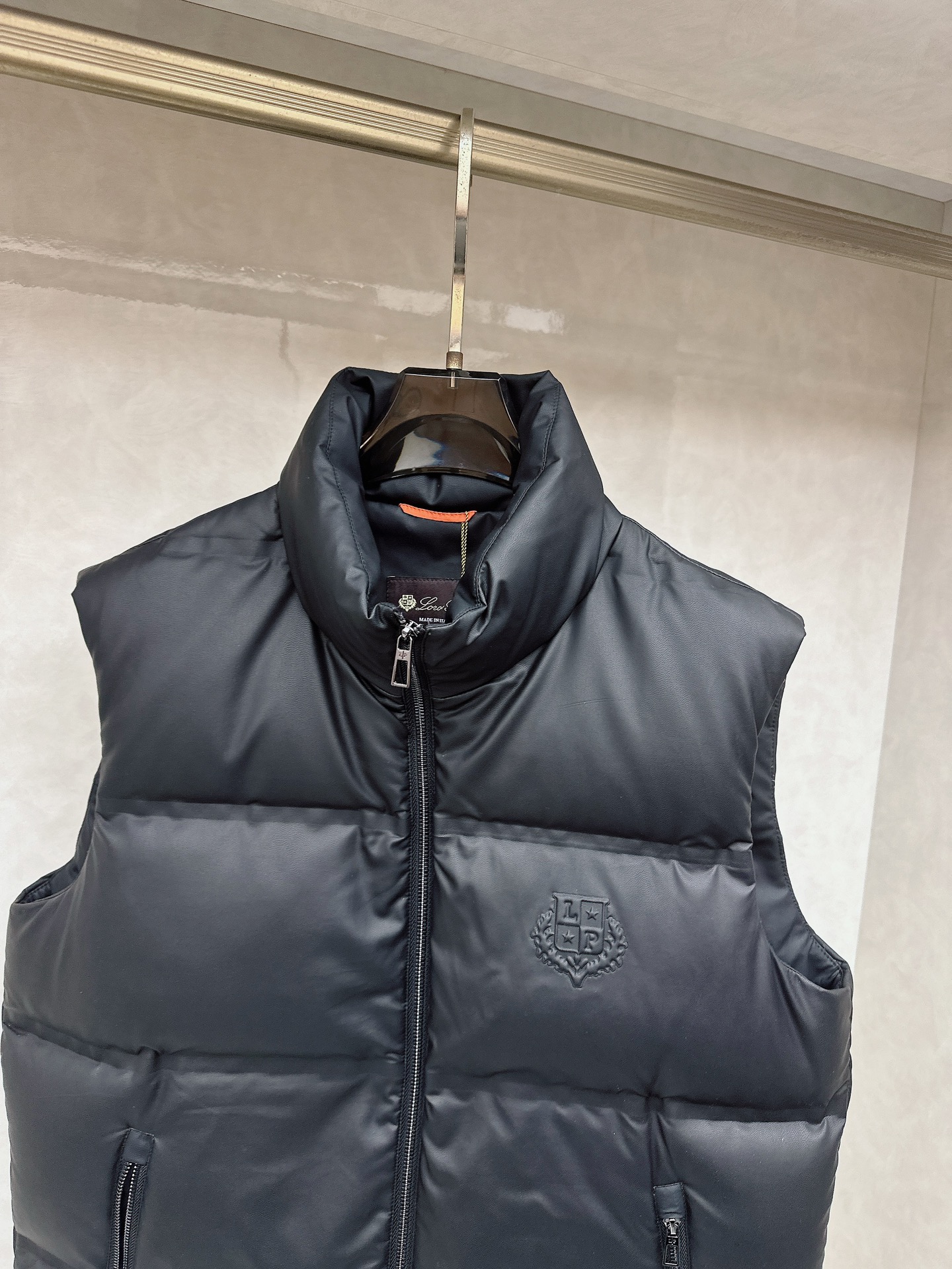 lP🆕 诺悠翩雅 25秋冬男士时尚羽绒服马甲 轻奢时尚休闲风格，轻盈保暖柔软！低调系列时尚百搭，就是有型