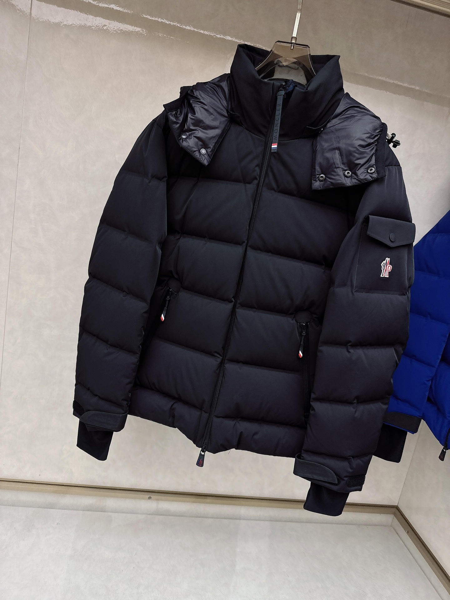 特级羽绒⬆️Moncler Montgetech(限定蓝色)高端男士短款羽绒夹克外套.柜台2w开外的高端