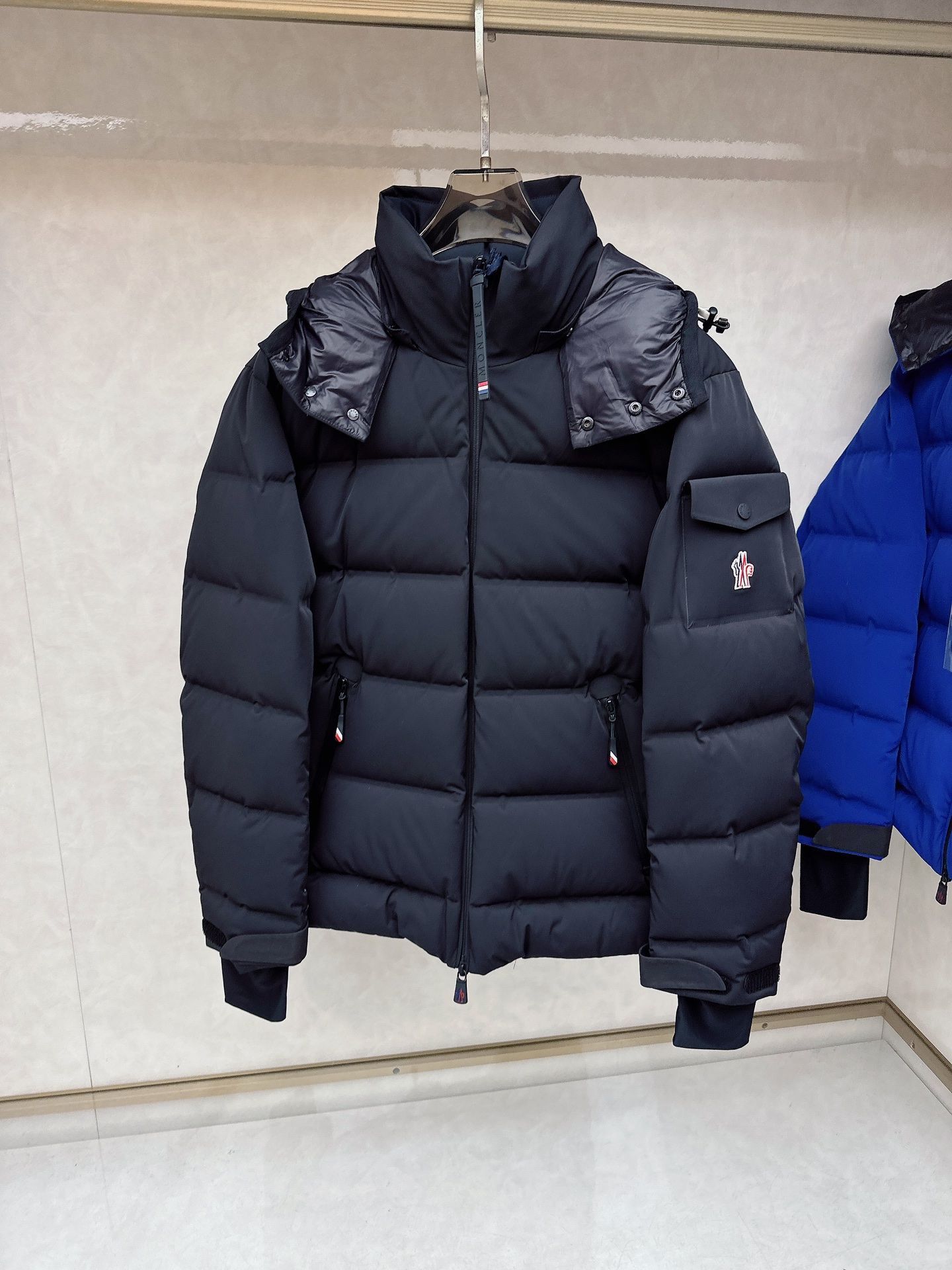 特级羽绒⬆️Moncler Montgetech(限定蓝色)高端男士短款羽绒夹克外套.柜台2w开外的高端