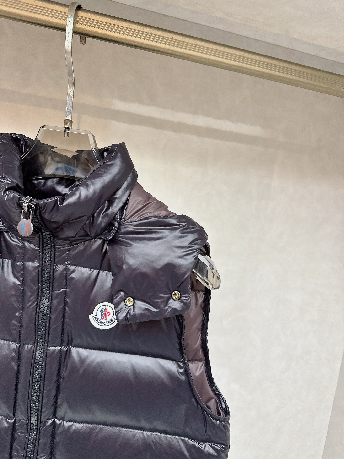 特级羽绒⬆️Moncler Bormes(贸易公司渠道订单)男士连帽羽绒马甲.连帽可脱卸.可变立领马甲.