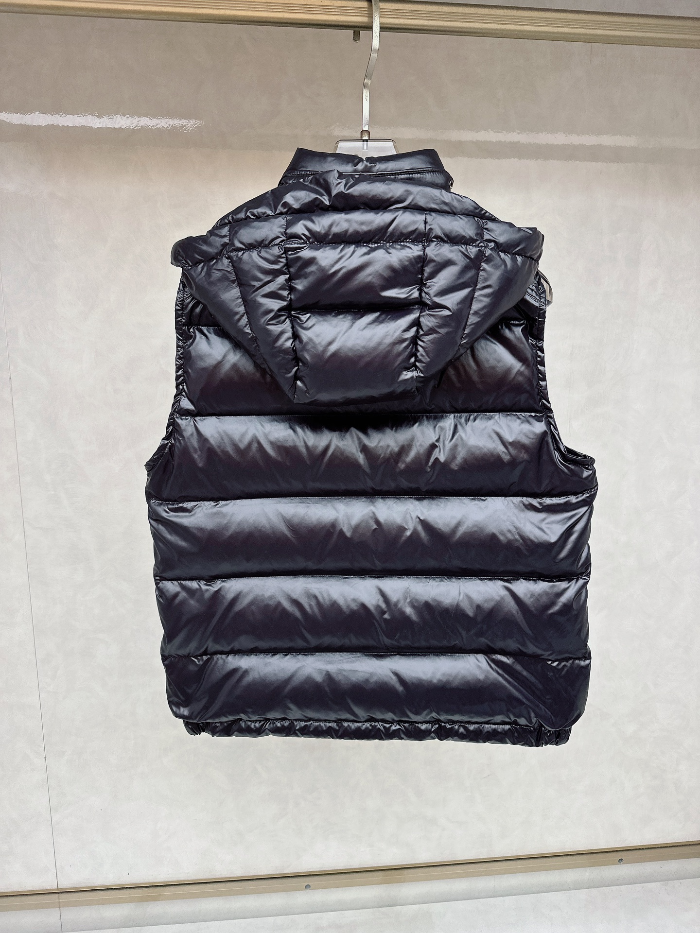 特级羽绒⬆️Moncler Bormes(贸易公司渠道订单)男士连帽羽绒马甲.连帽可脱卸.可变立领马甲.