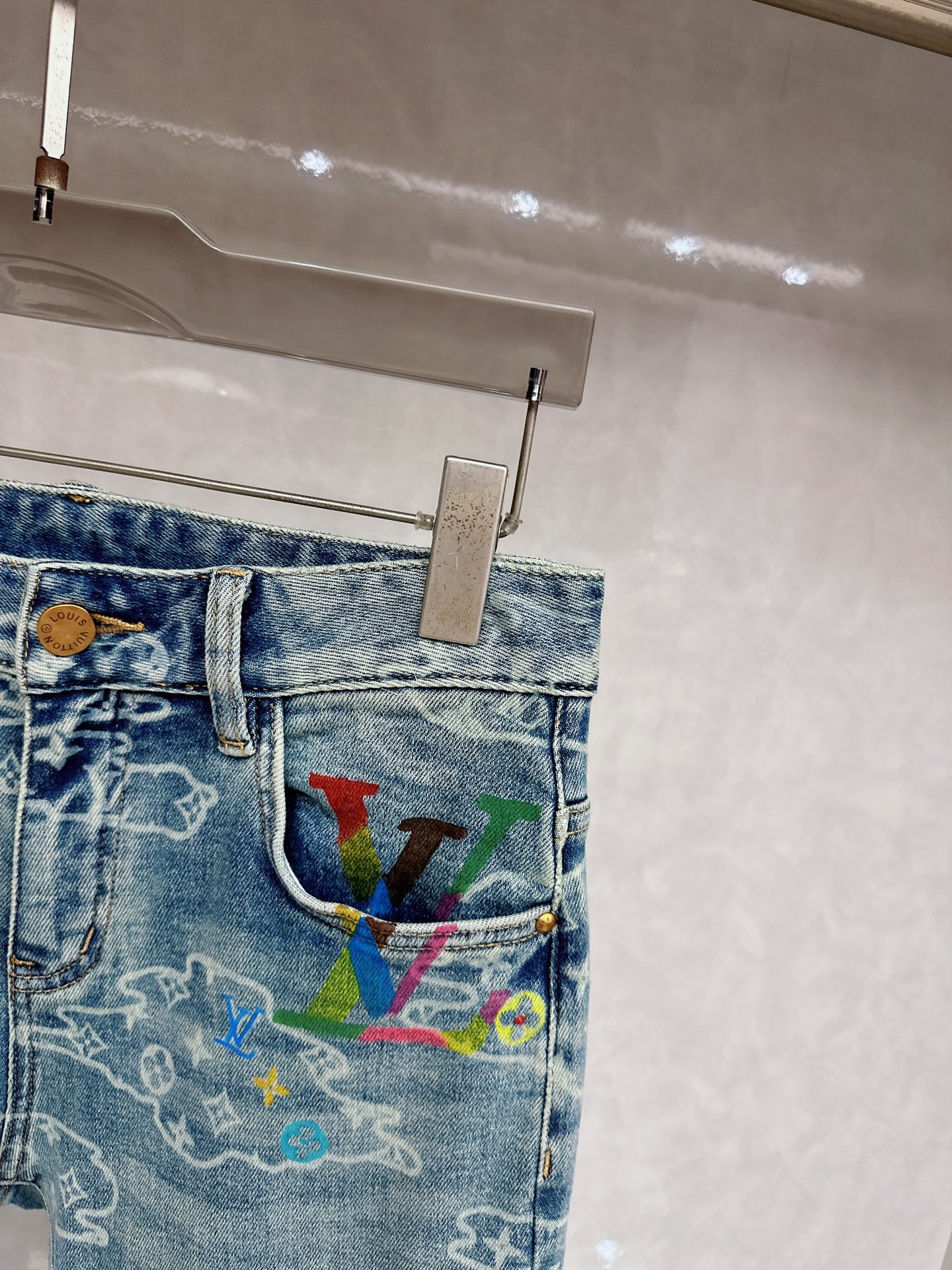 LV 2025秋冬🔥🔥新款现货上市，原单爆款牛仔裤👖超级定制款，原版五金，超级重工工艺，版型超赞👍细节做