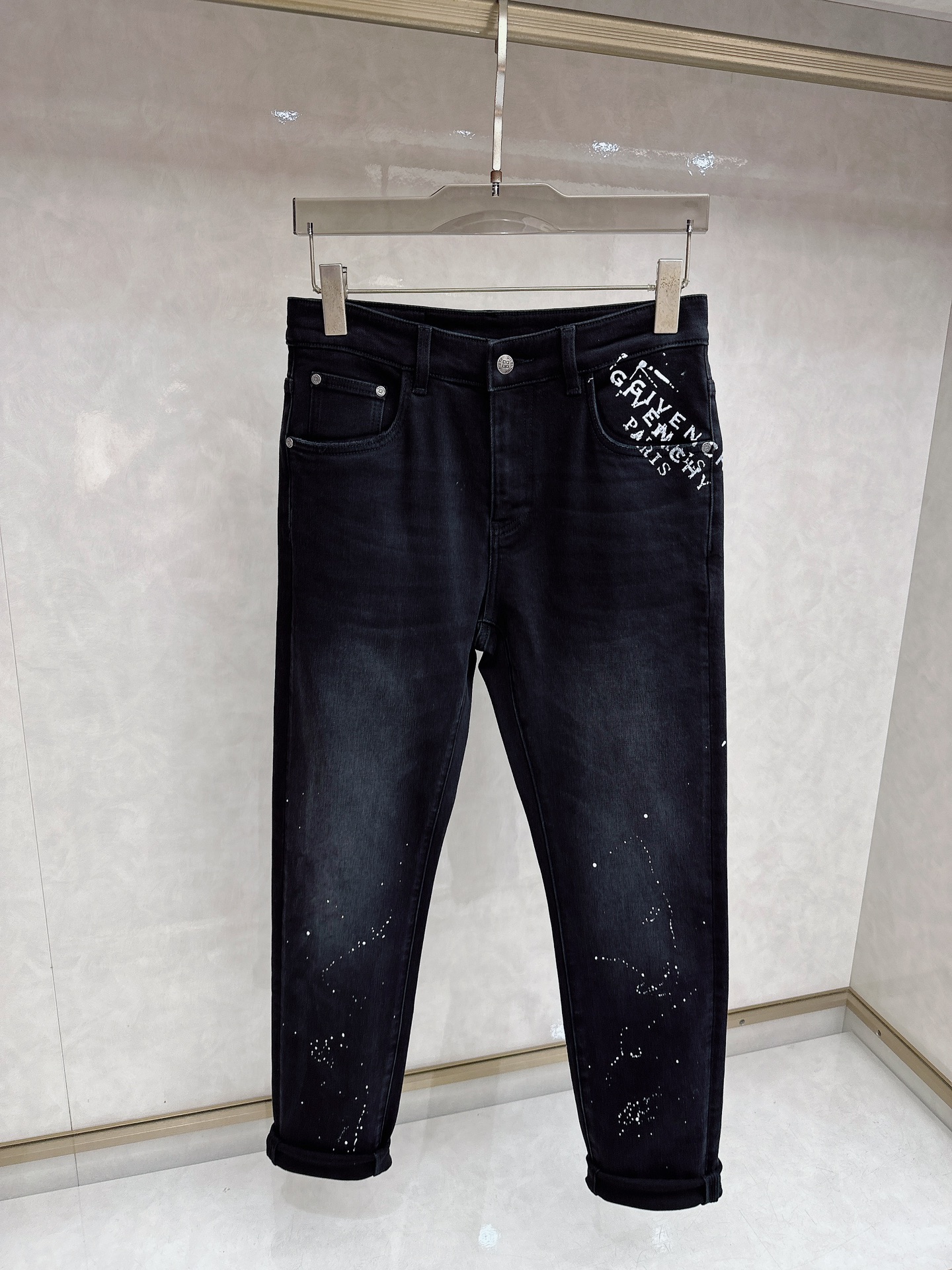 纪梵希 2025秋冬🔥🔥新款现货上市，原单爆款牛仔裤👖超级定制款，原版五金，超级重工工艺，版型超赞👍细节