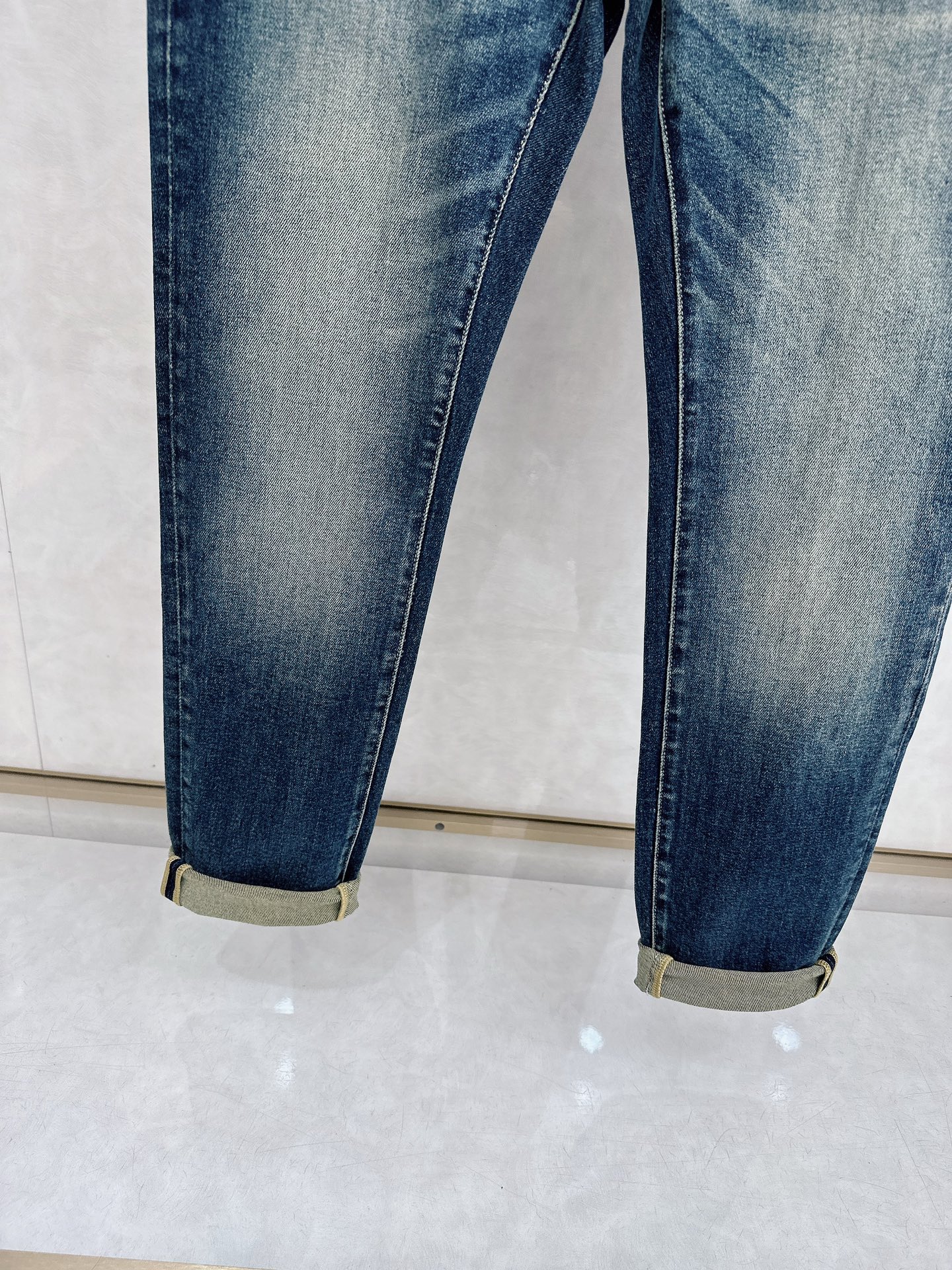 LV 2025秋冬🔥🔥新款现货上市，原单爆款牛仔裤👖超级定制款，原版五金，超级重工工艺，版型超赞👍细节做