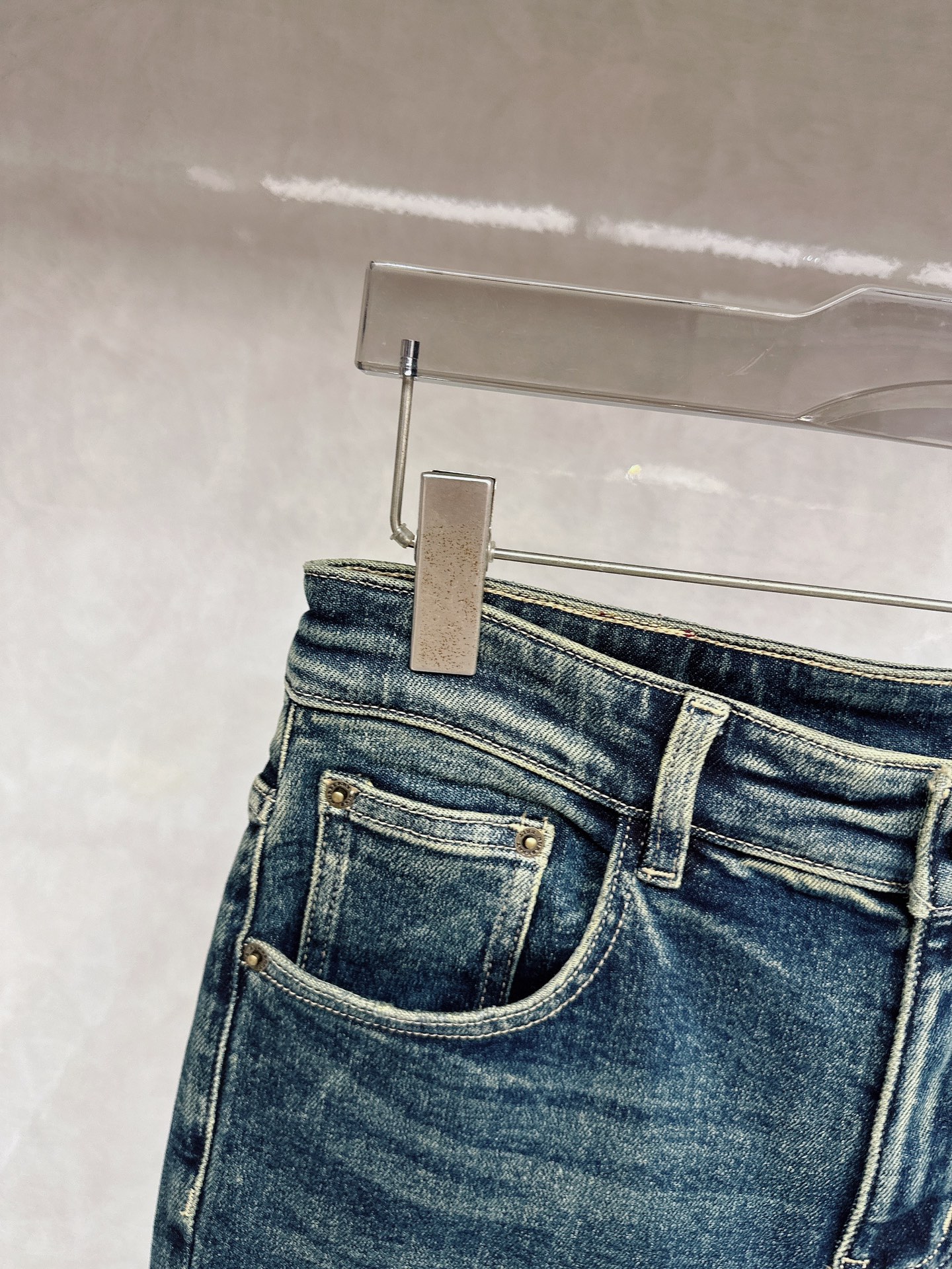 巴宝莉 2025秋冬🔥🔥新款现货上市，原单爆款牛仔裤👖超级定制款，原版五金，超级重工工艺，版型超赞👍细节