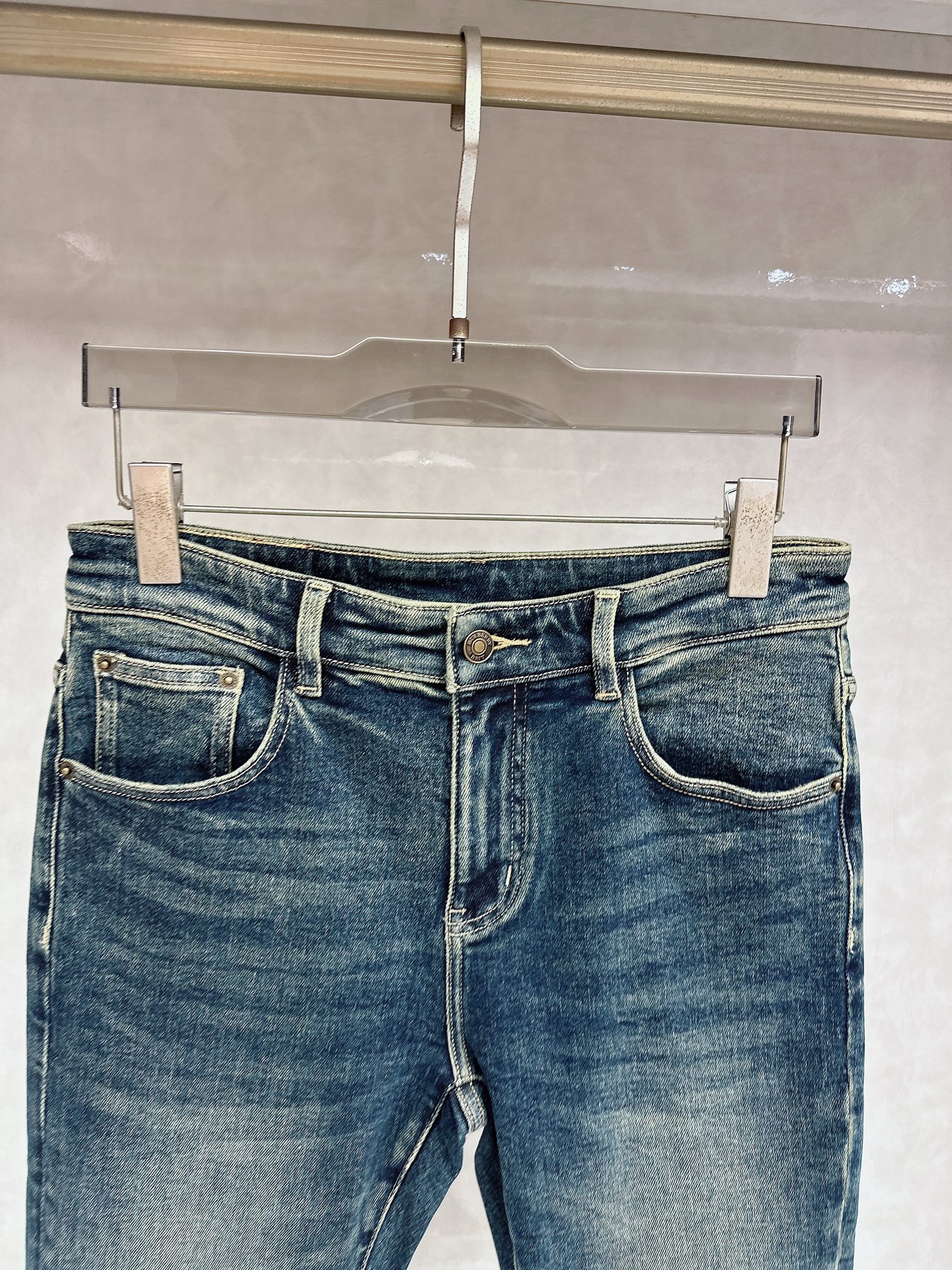 巴宝莉 2025秋冬🔥🔥新款现货上市，原单爆款牛仔裤👖超级定制款，原版五金，超级重工工艺，版型超赞👍细节