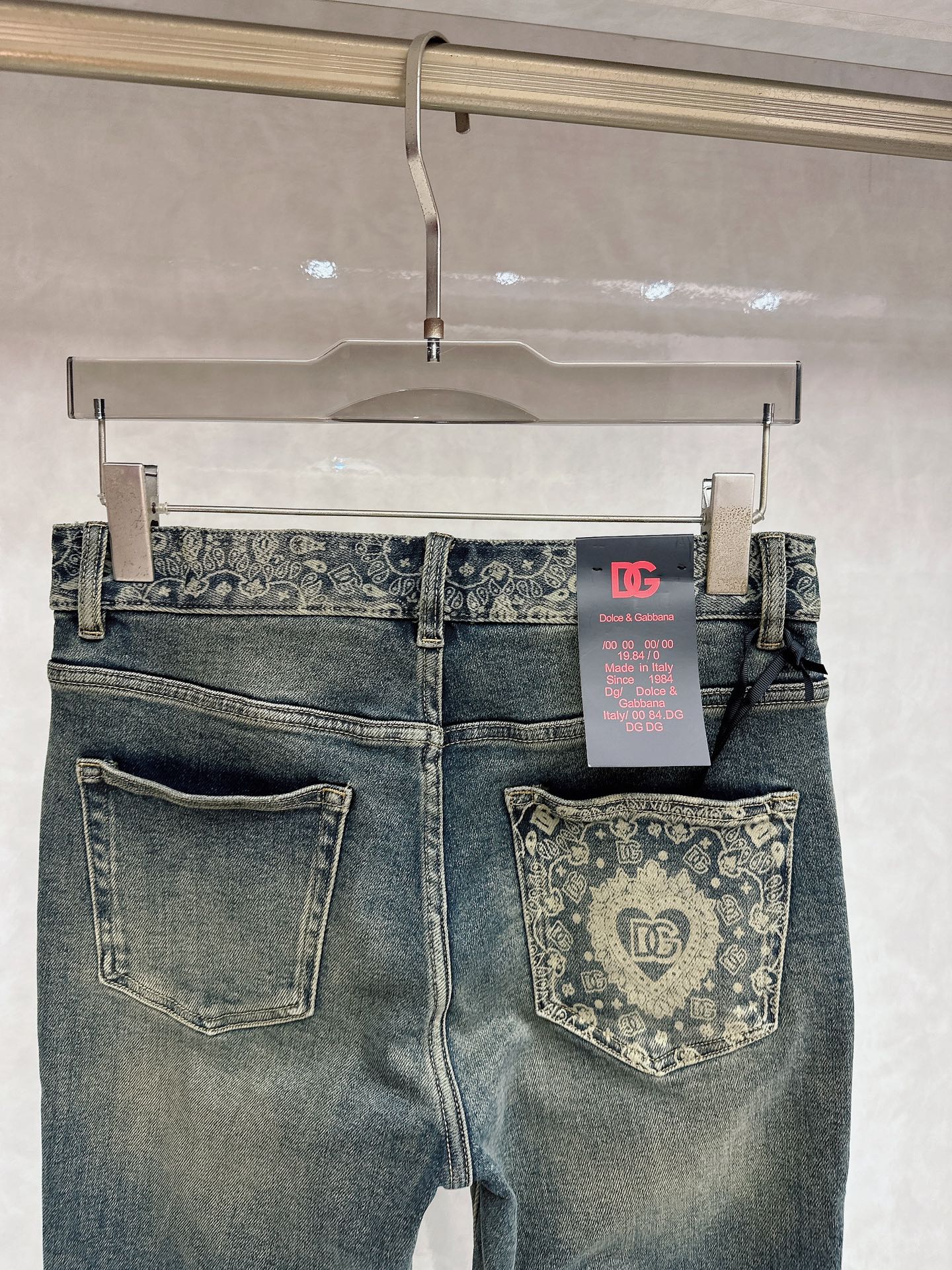 DG 2025秋冬🔥🔥新款现货上市，原单爆款牛仔裤👖超级定制款，原版五金，超级重工工艺，版型超赞👍细节做