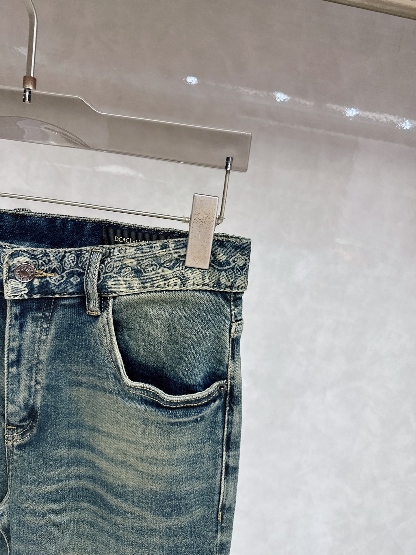 DG 2025秋冬🔥🔥新款现货上市，原单爆款牛仔裤👖超级定制款，原版五金，超级重工工艺，版型超赞👍细节做