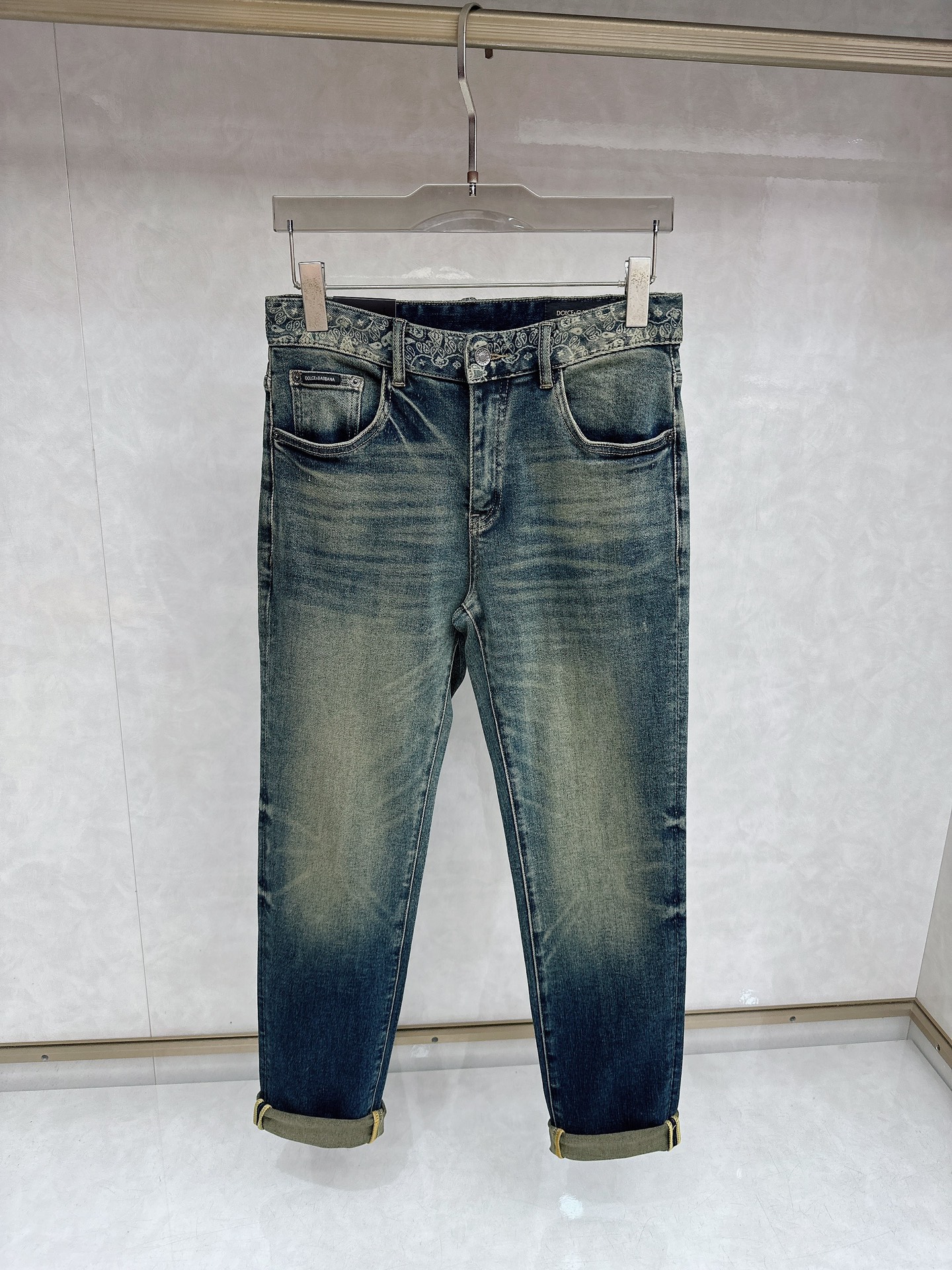 DG 2025秋冬🔥🔥新款现货上市，原单爆款牛仔裤👖超级定制款，原版五金，超级重工工艺，版型超赞👍细节做