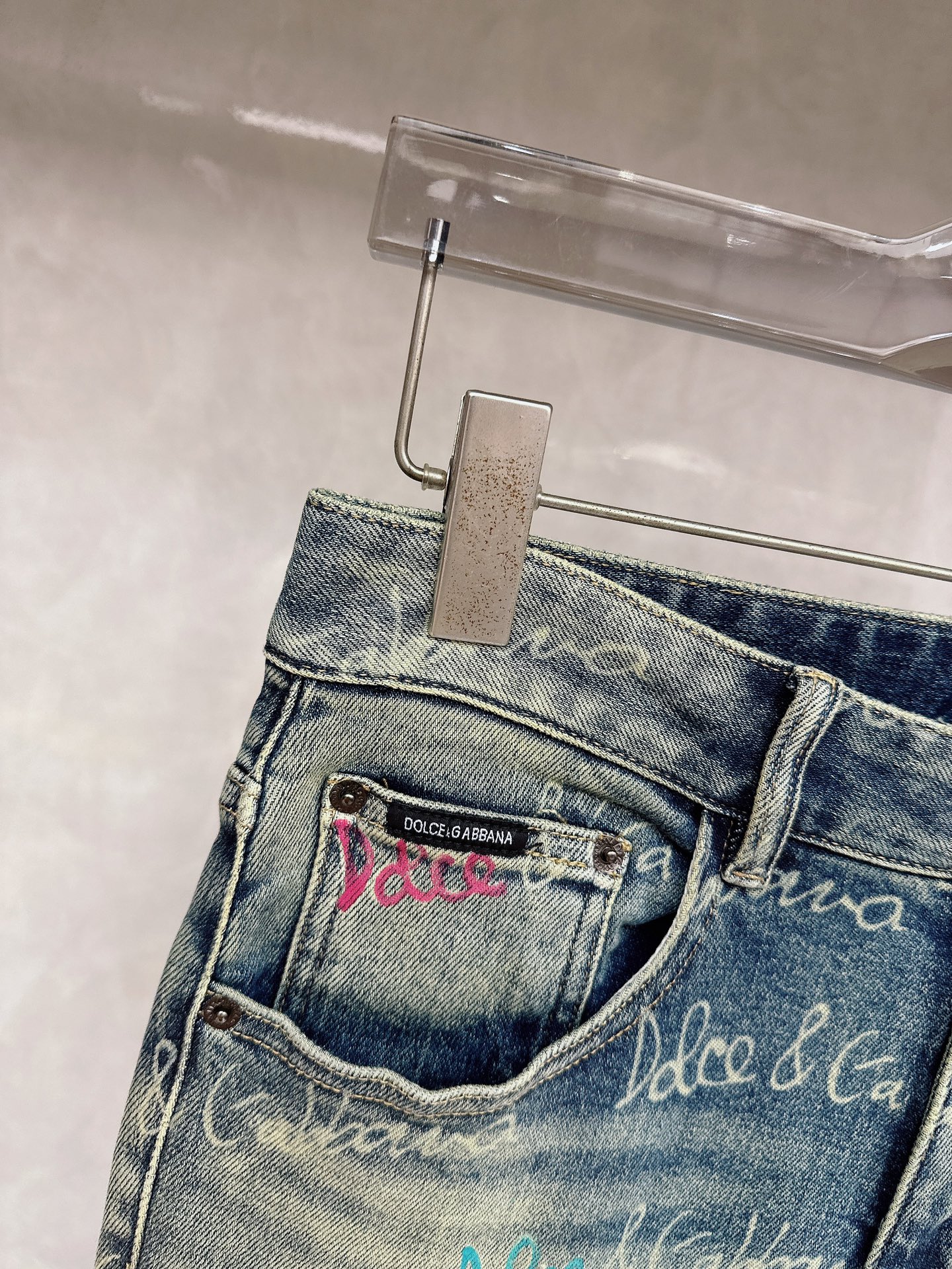 DG 2025秋冬🔥🔥新款现货上市，原单爆款牛仔裤👖超级定制款，原版五金，超级重工工艺，版型超赞👍细节做