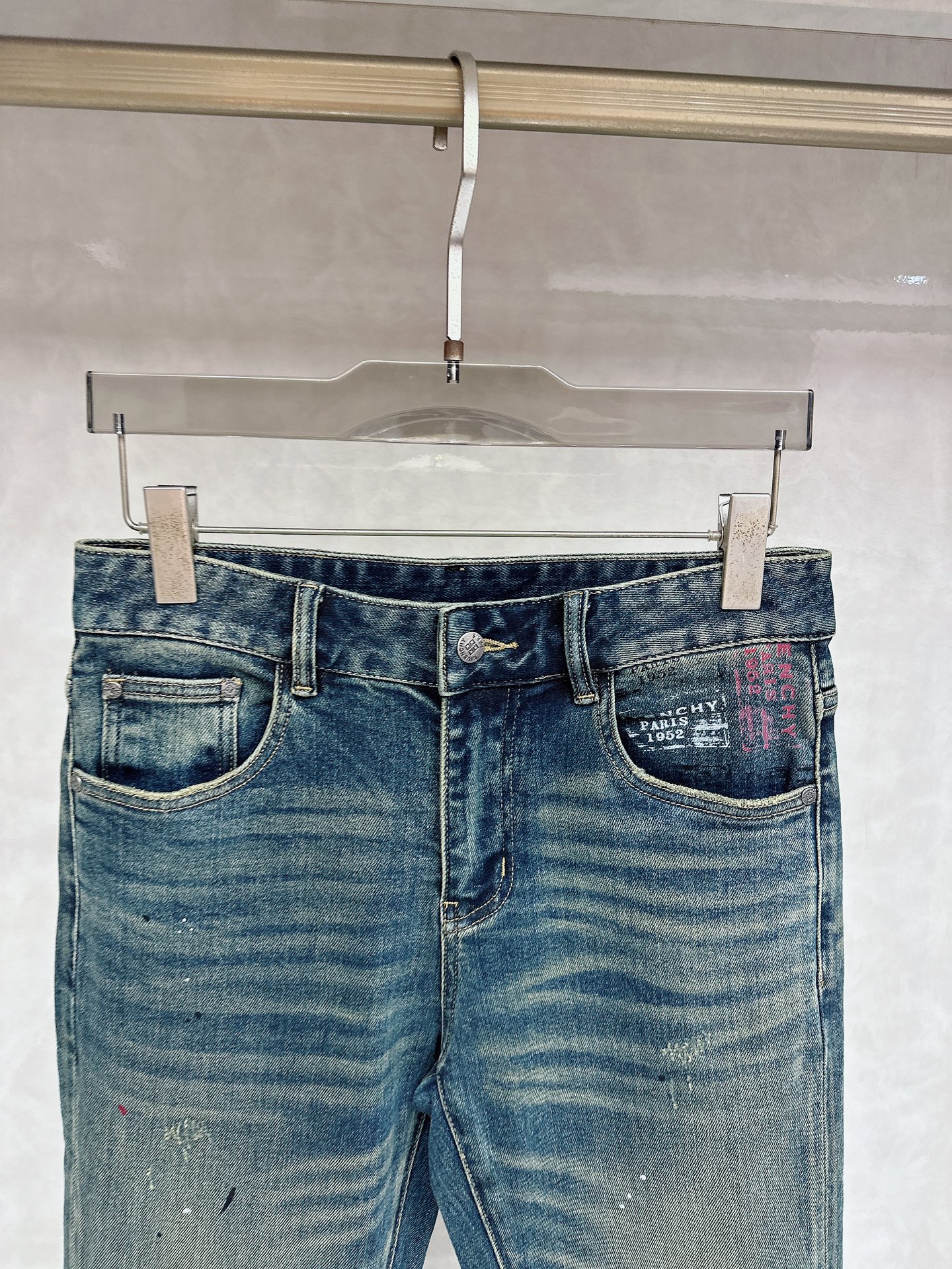 纪梵希 2025秋冬🔥🔥新款现货上市，原单爆款牛仔裤👖超级定制款，原版五金，超级重工工艺，版型超赞👍细节