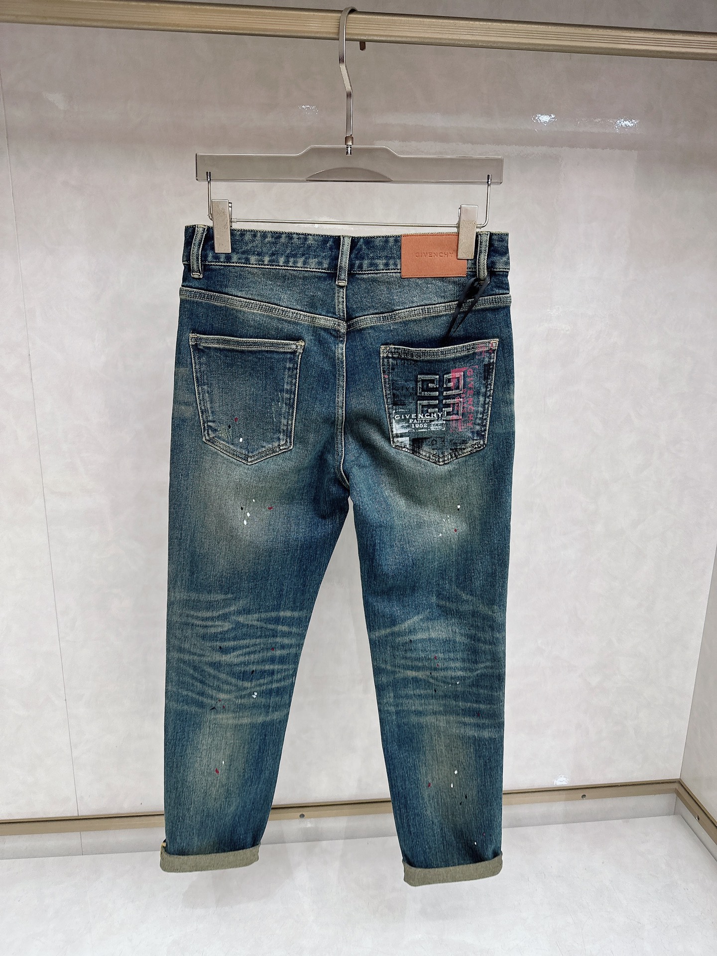 纪梵希 2025秋冬🔥🔥新款现货上市，原单爆款牛仔裤👖超级定制款，原版五金，超级重工工艺，版型超赞👍细节