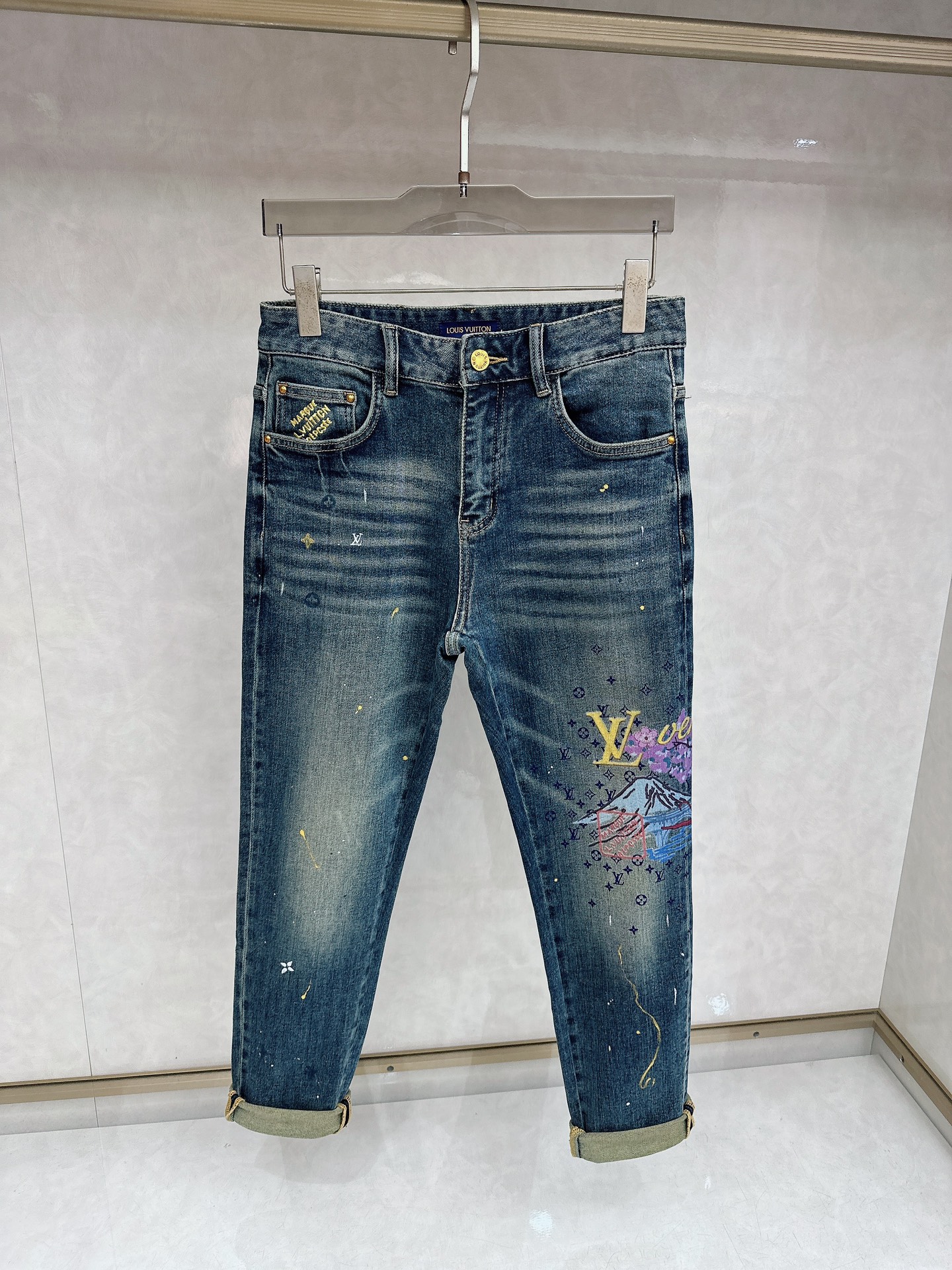 LV 2025秋冬🔥🔥新款现货上市，原单爆款牛仔裤👖超级定制款，原版五金，超级重工工艺，版型超赞👍细节做