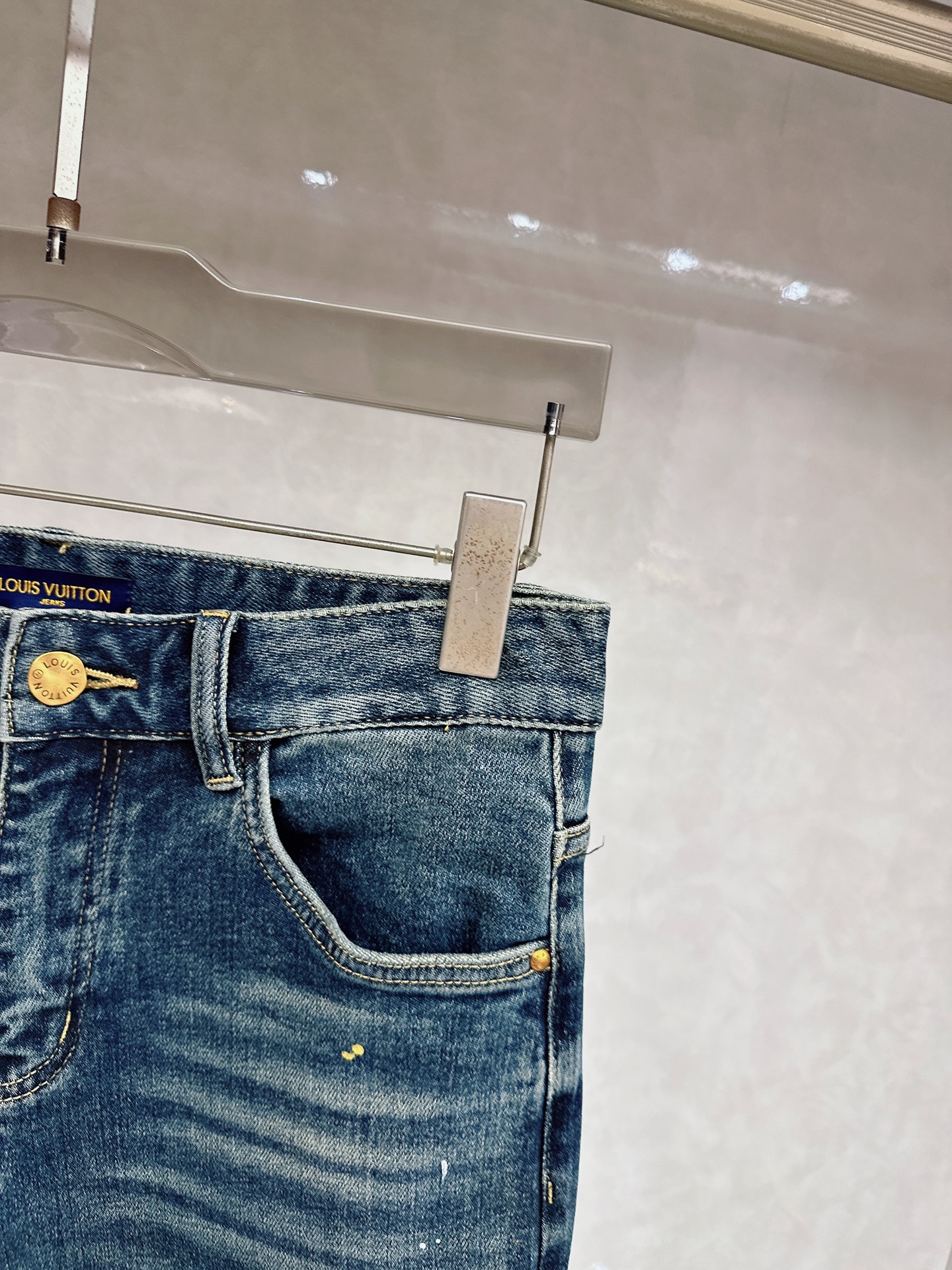 LV 2025秋冬🔥🔥新款现货上市，原单爆款牛仔裤👖超级定制款，原版五金，超级重工工艺，版型超赞👍细节做