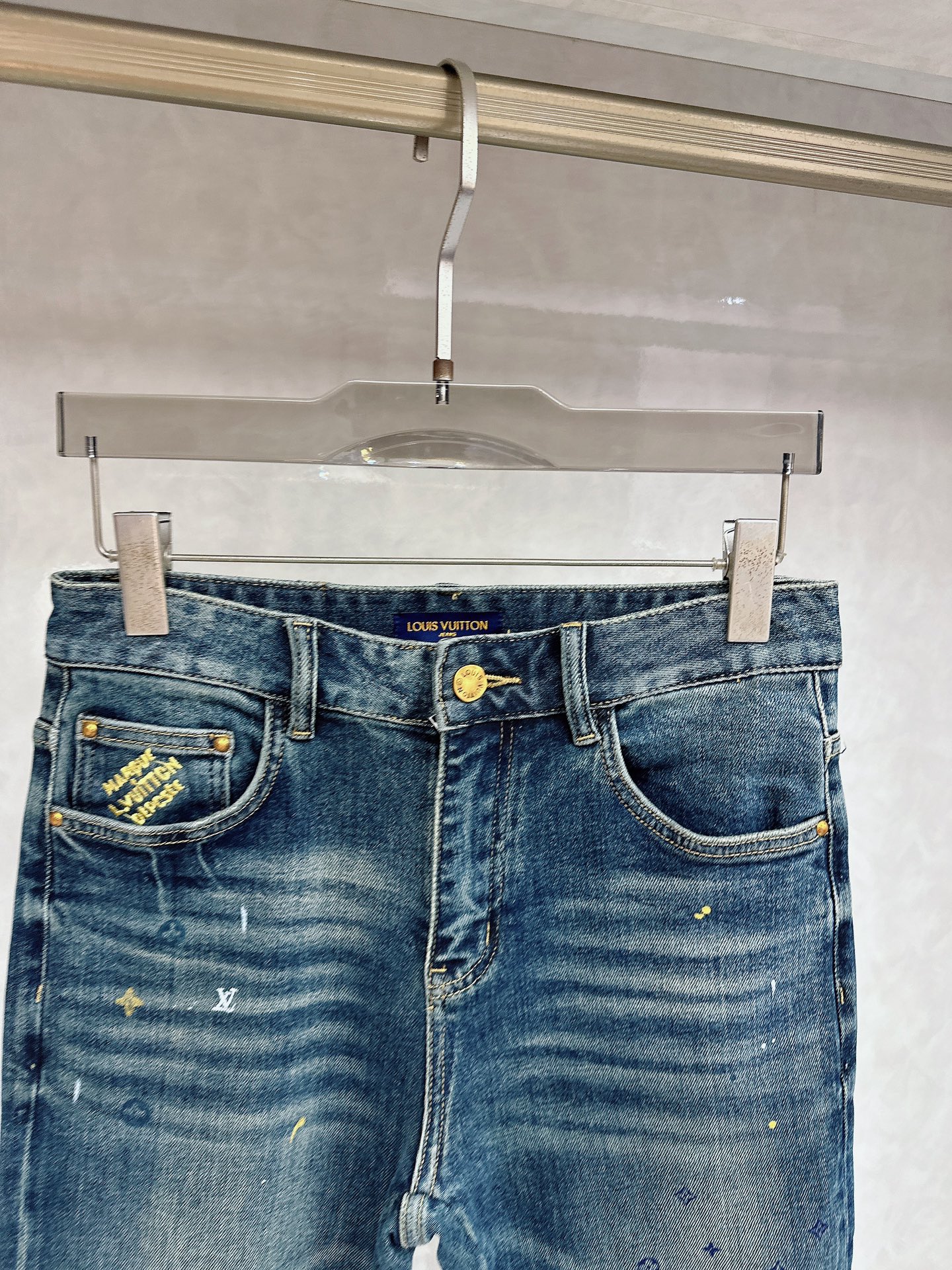 LV 2025秋冬🔥🔥新款现货上市，原单爆款牛仔裤👖超级定制款，原版五金，超级重工工艺，版型超赞👍细节做