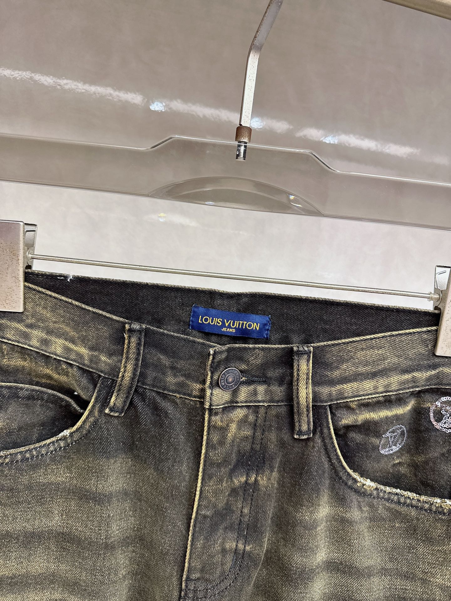 LV 2025秋冬🔥🔥新款现货上市，原单爆款牛仔裤👖超级定制款，原版五金，超级重工工艺，版型超赞👍细节做