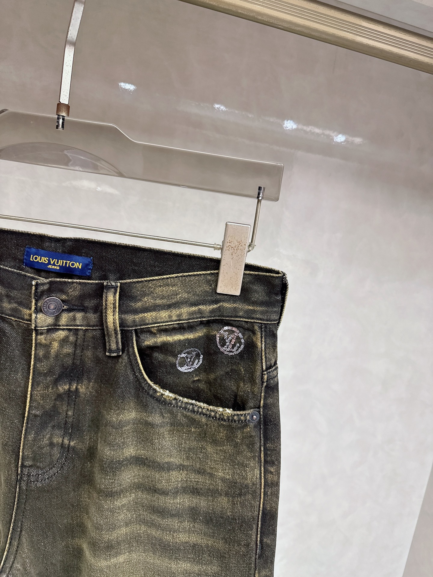 LV 2025秋冬🔥🔥新款现货上市，原单爆款牛仔裤👖超级定制款，原版五金，超级重工工艺，版型超赞👍细节做