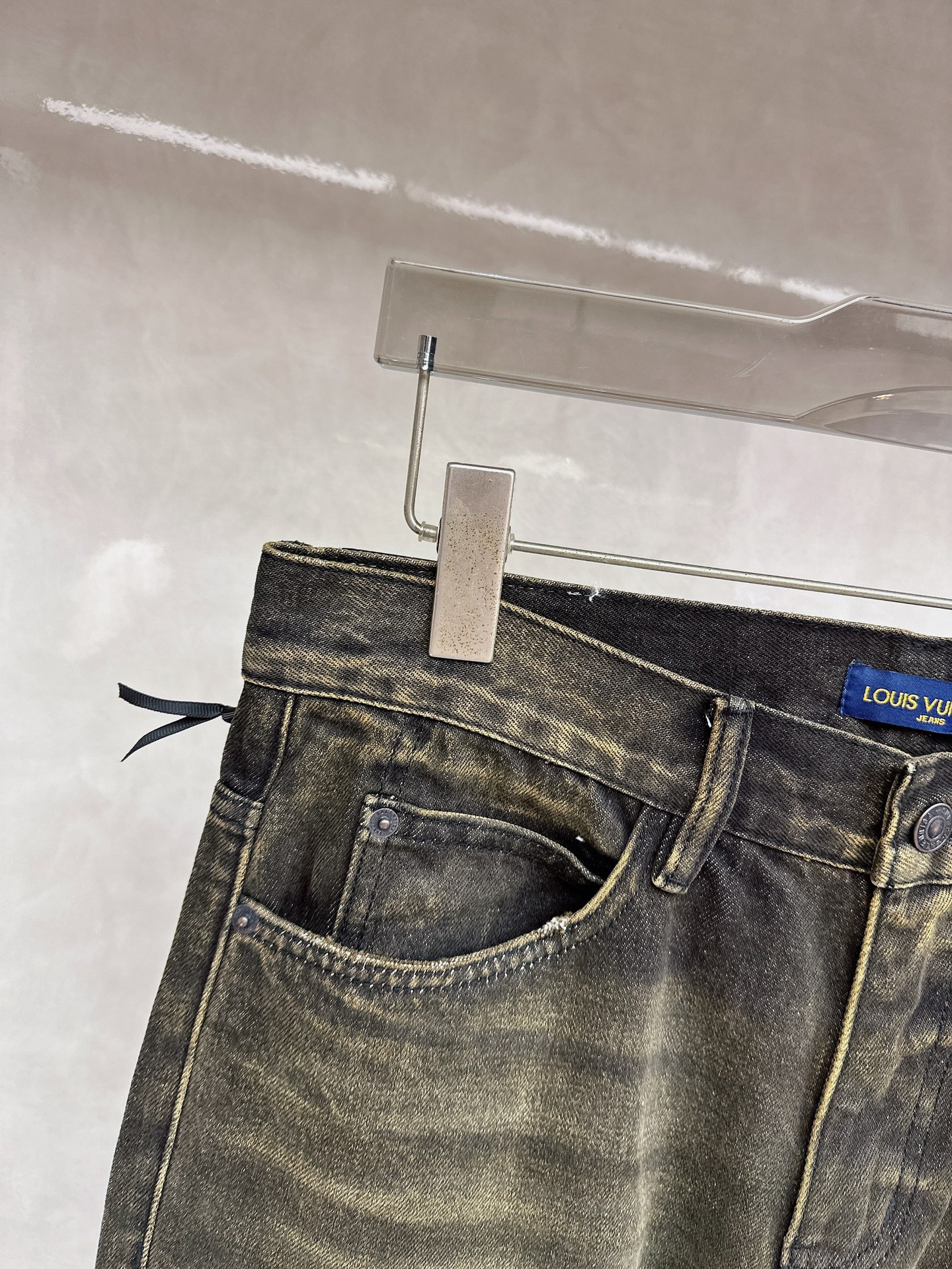 LV 2025秋冬🔥🔥新款现货上市，原单爆款牛仔裤👖超级定制款，原版五金，超级重工工艺，版型超赞👍细节做