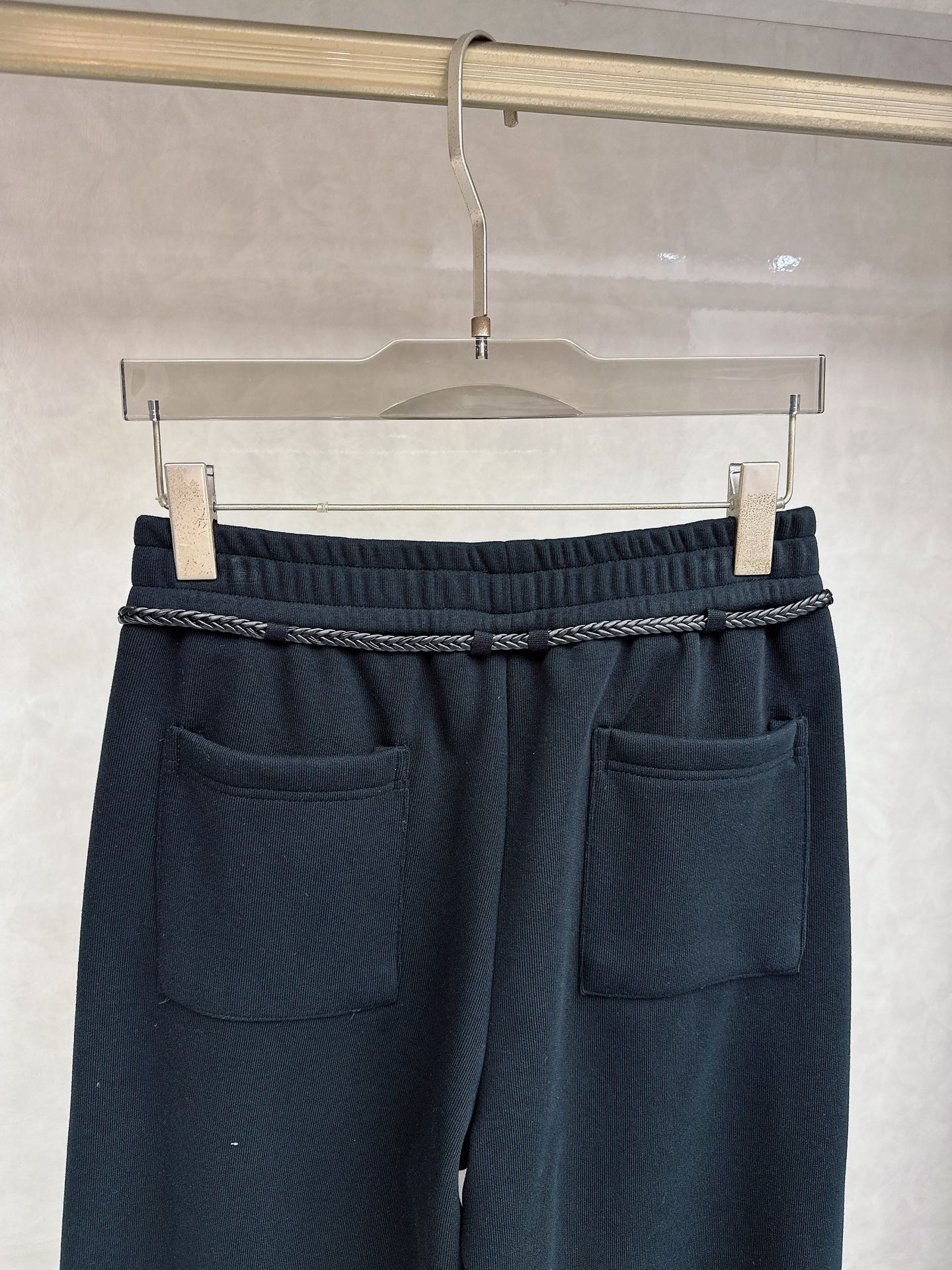 罗意威 2025新款加绒加厚长裤，香港洋行渠道货，高级优质棉质面料，绒面内里，细腻柔软程度非同一般。金属