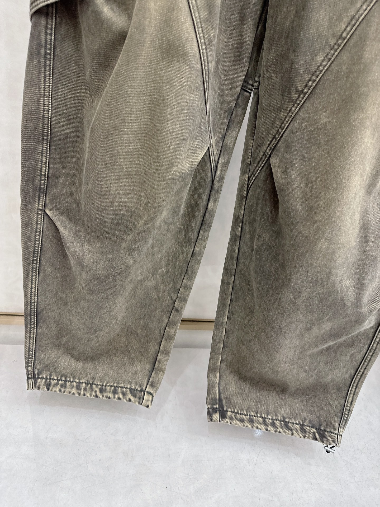 Y3🔥🔥休闲直筒工装长裤，采用优质斜纹材质，挺括有型，侧边工装口袋设计，超级好看，上身足够吸睛且回头率爆