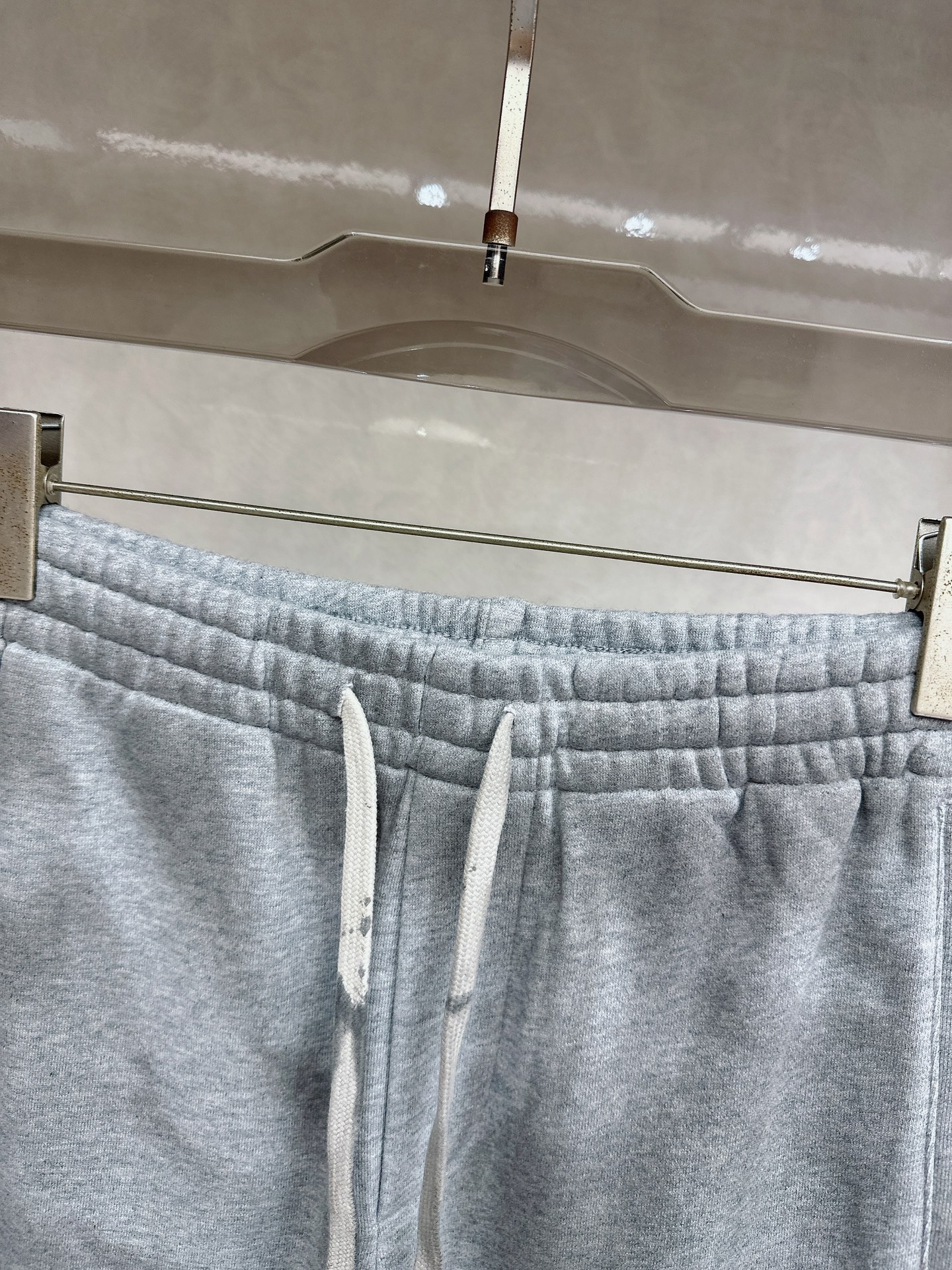 😊 🔥🔥冬季新款休闲裤，采用优质纯棉加绒面料，手感柔软舒适，保暖性强，采用皮牌点缀，低调奢华，超级好看！