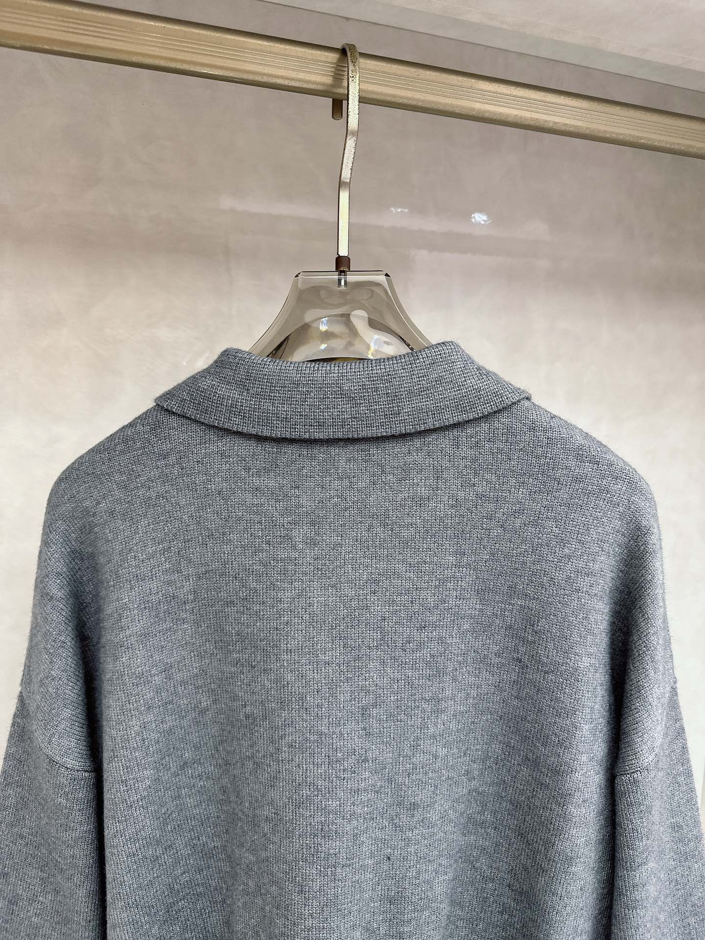 lP🆕🔥🔥新款老钱风休闲针织，触感柔软亲肤，视觉上很精致、有质感、高贵，非常简单也很显品质。独特的中性色