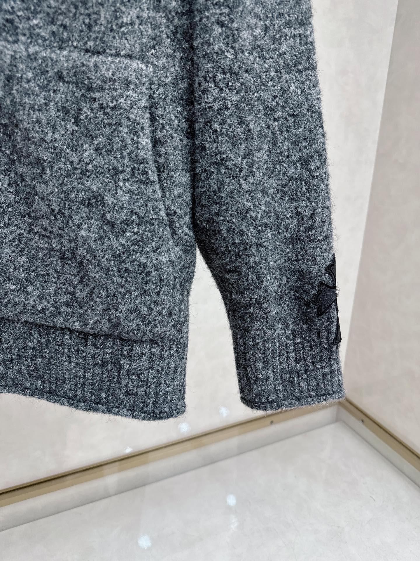 克罗心新款毛衫毛衣，上身舒适，不挑身材 男女同款，秋冬毛衣，是今年最好看的情侣装，秋冬必备百搭不出错，洋