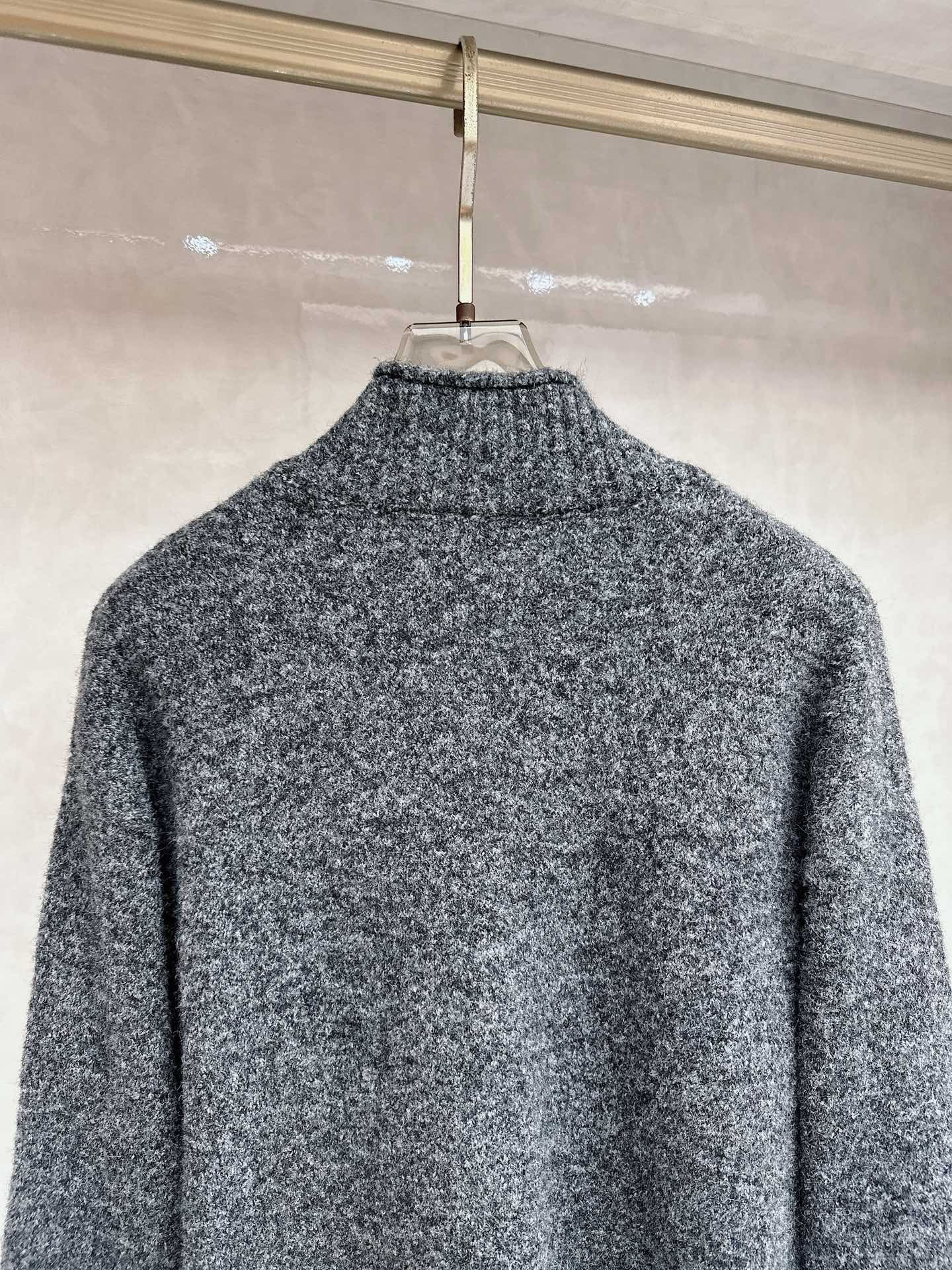 克罗心新款毛衫毛衣，上身舒适，不挑身材 男女同款，秋冬毛衣，是今年最好看的情侣装，秋冬必备百搭不出错，洋