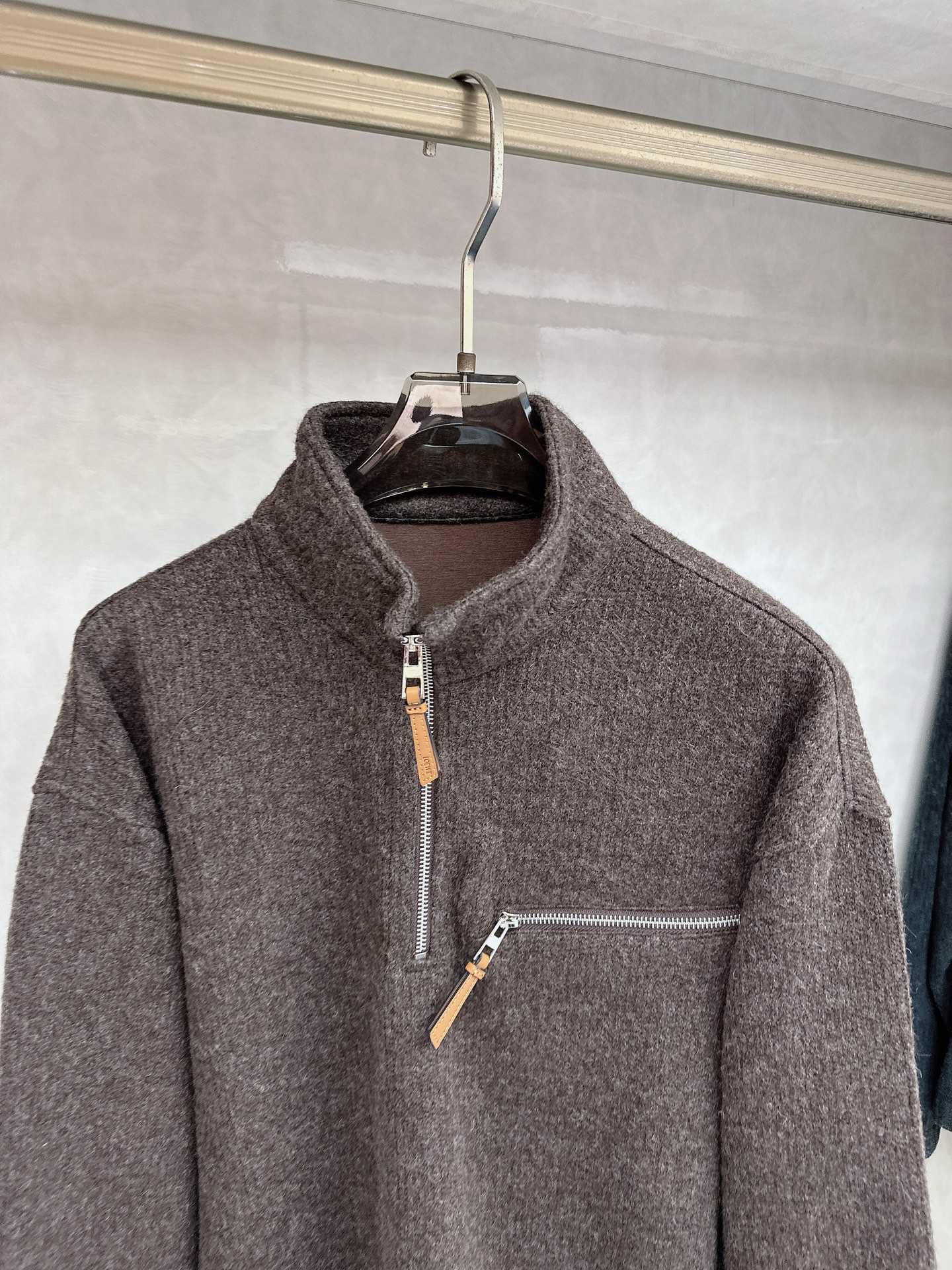 罗意威新款羊毛立领拉链毛衣，上身舒适，不挑身材 男女同款，秋冬毛衣，是今年最好看的情侣装，秋冬必备百搭不