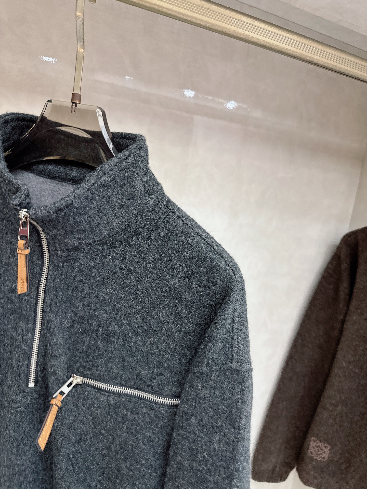 罗意威新款羊毛立领拉链毛衣，上身舒适，不挑身材 男女同款，秋冬毛衣，是今年最好看的情侣装，秋冬必备百搭不