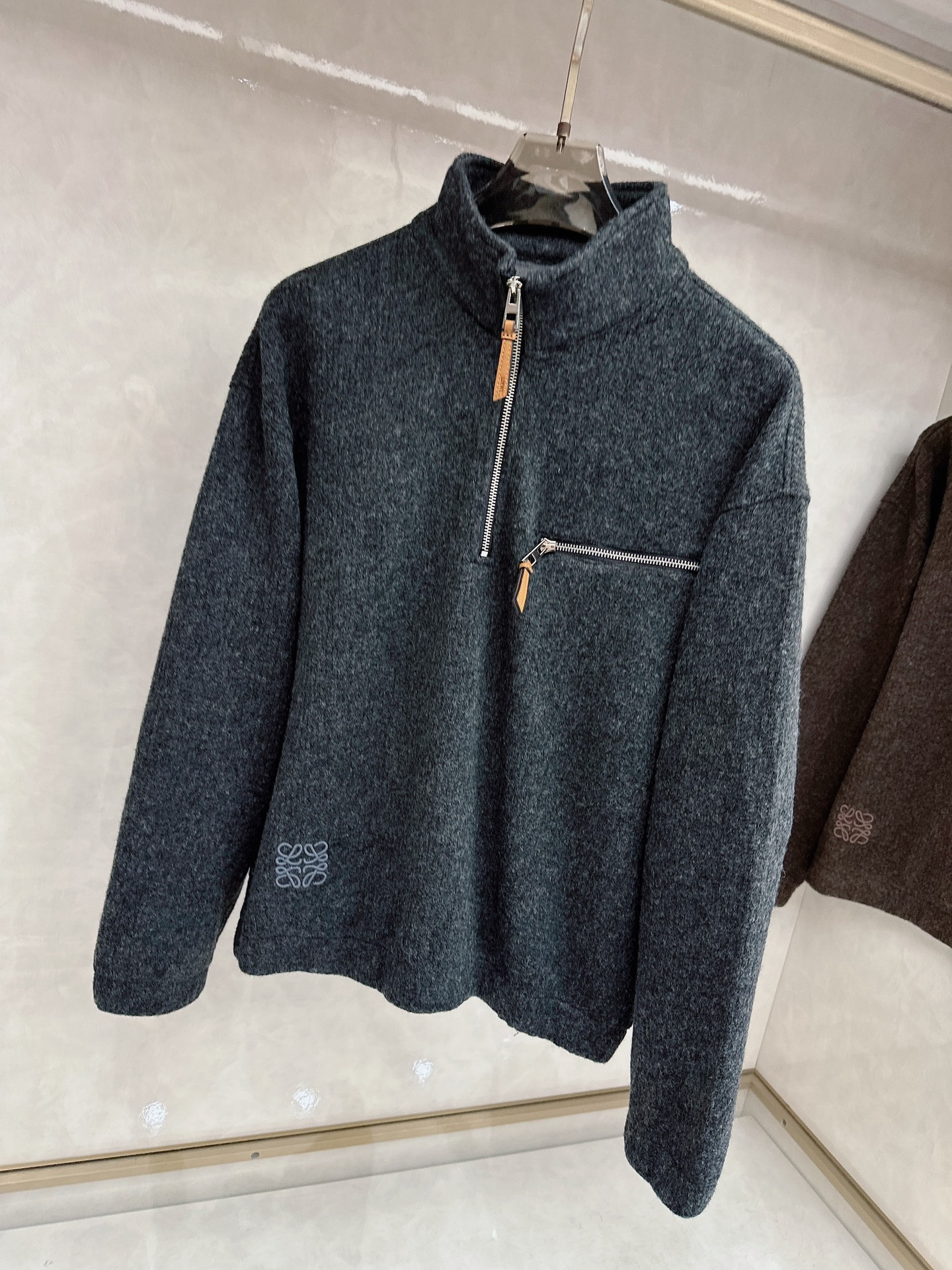 罗意威新款羊毛立领拉链毛衣，上身舒适，不挑身材 男女同款，秋冬毛衣，是今年最好看的情侣装，秋冬必备百搭不