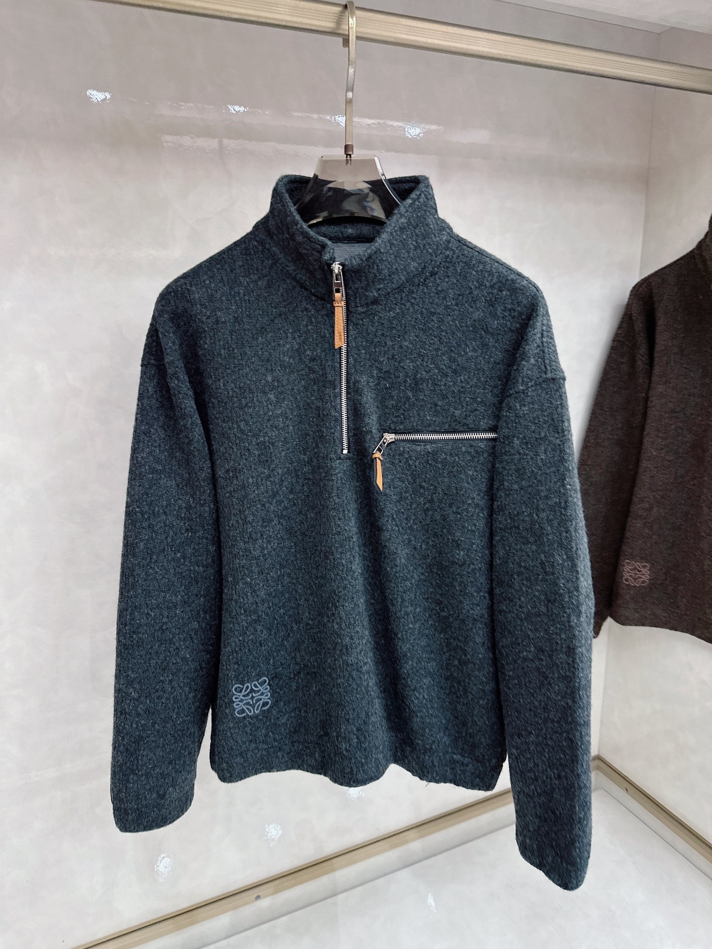 罗意威新款羊毛立领拉链毛衣，上身舒适，不挑身材 男女同款，秋冬毛衣，是今年最好看的情侣装，秋冬必备百搭不