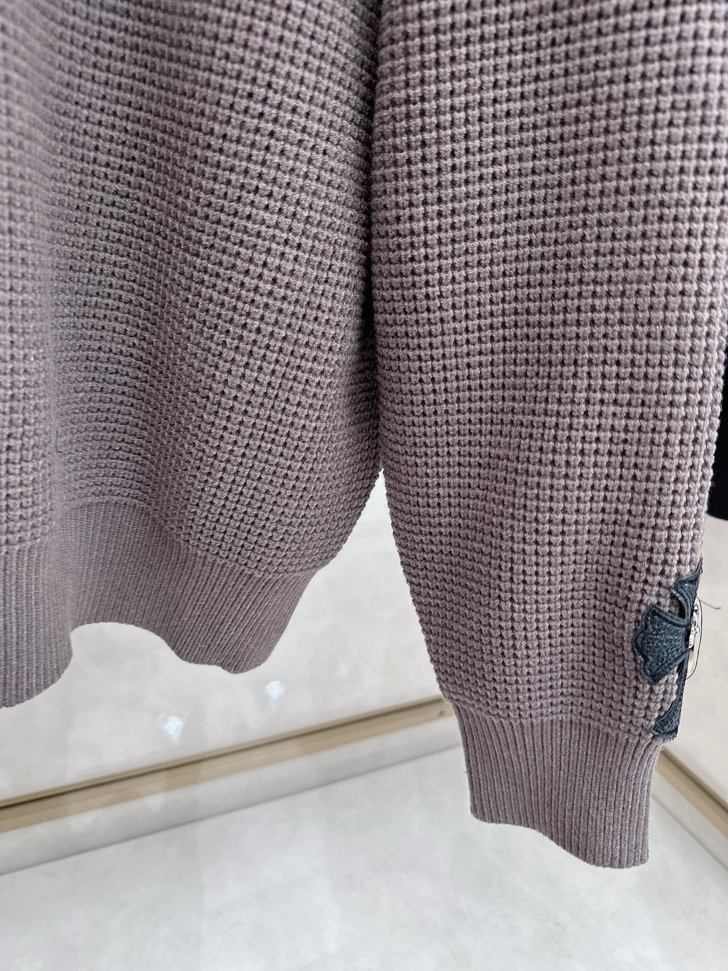 克罗心新款毛衫毛衣，上身舒适，不挑身材 男女同款，秋冬毛衣，是今年最好看的情侣装，秋冬必备百搭不出错，洋