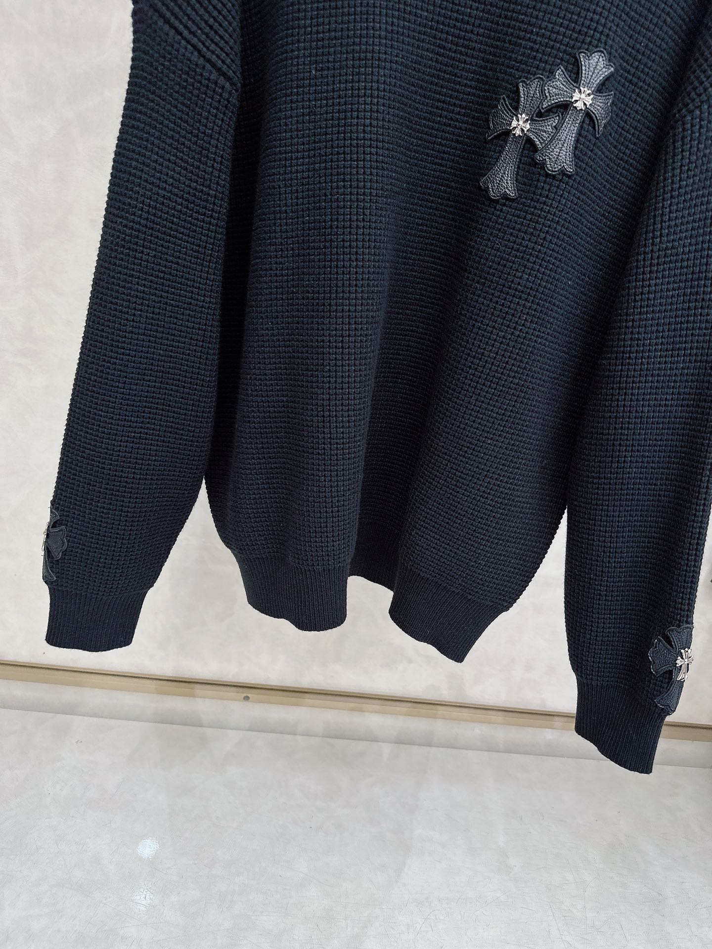 克罗心新款毛衫毛衣，上身舒适，不挑身材 男女同款，秋冬毛衣，是今年最好看的情侣装，秋冬必备百搭不出错，洋