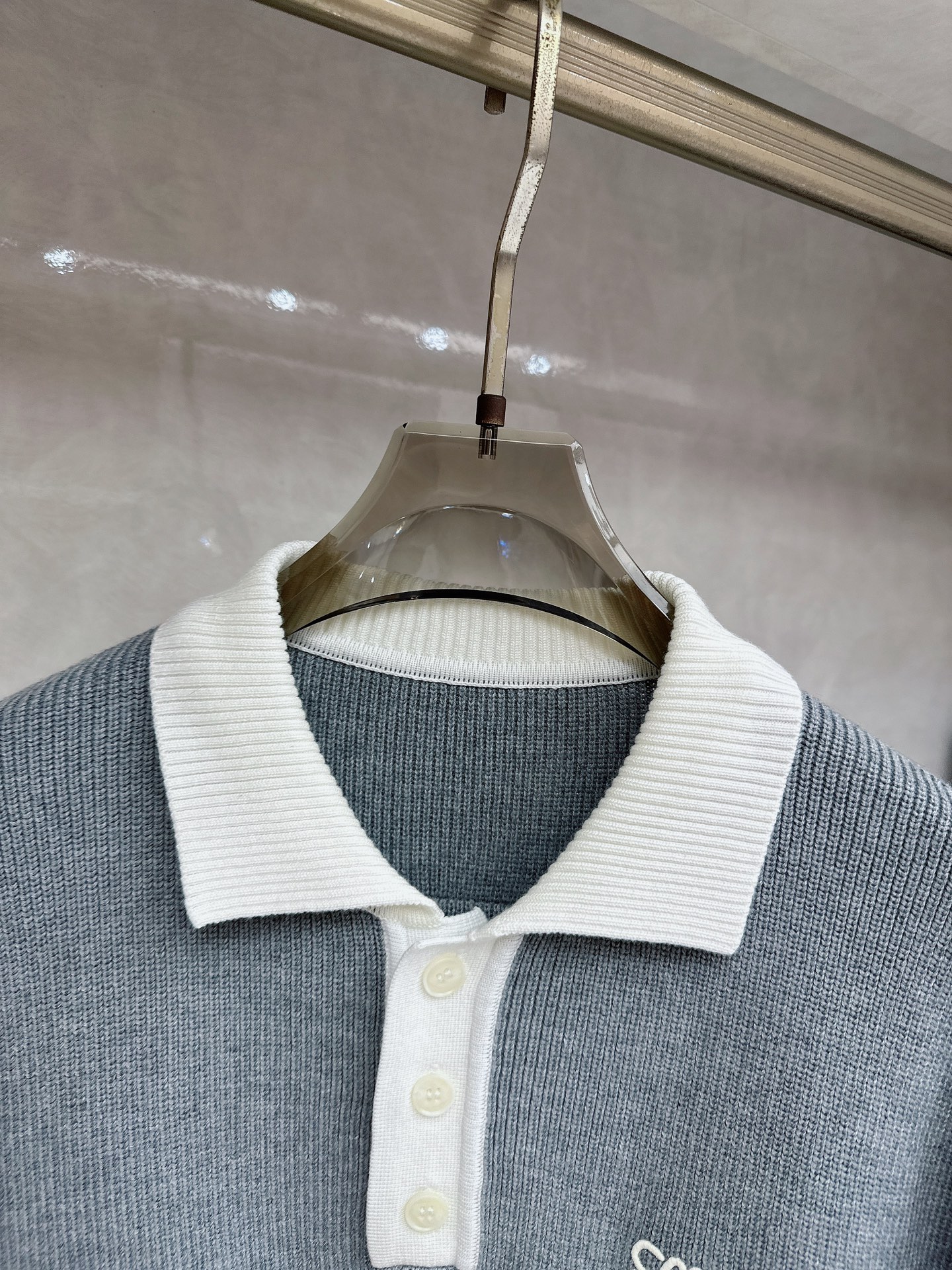 罗意威新款毛衫毛衣，上身舒适，不挑身材 男女同款，秋冬毛衣，是今年最好看的情侣装，秋冬必备百搭不出错，洋