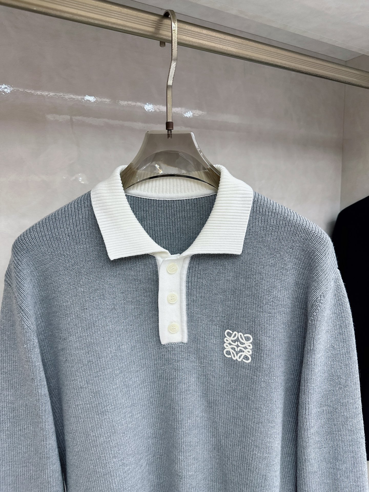 罗意威新款毛衫毛衣，上身舒适，不挑身材 男女同款，秋冬毛衣，是今年最好看的情侣装，秋冬必备百搭不出错，洋