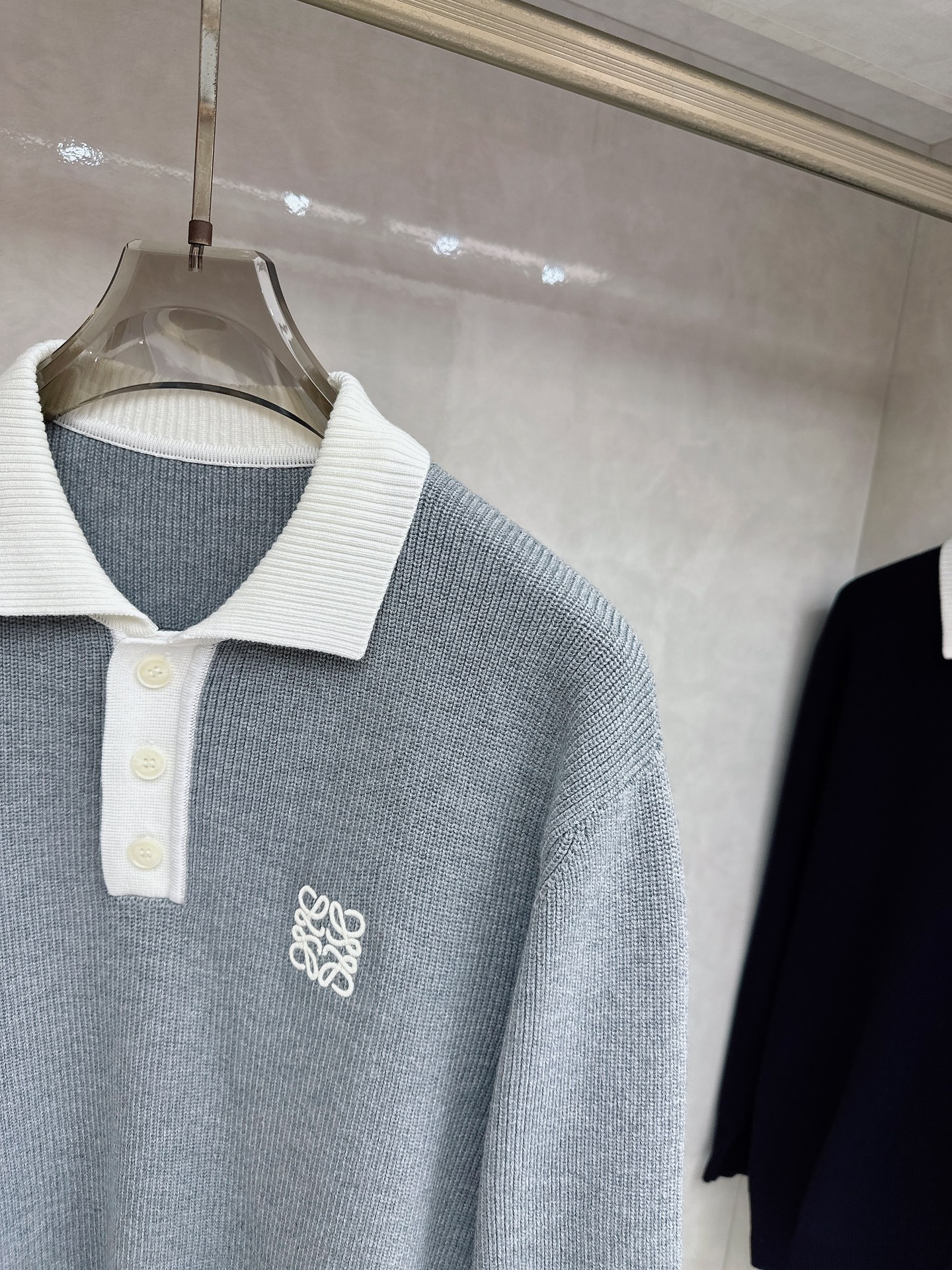 罗意威新款毛衫毛衣，上身舒适，不挑身材 男女同款，秋冬毛衣，是今年最好看的情侣装，秋冬必备百搭不出错，洋