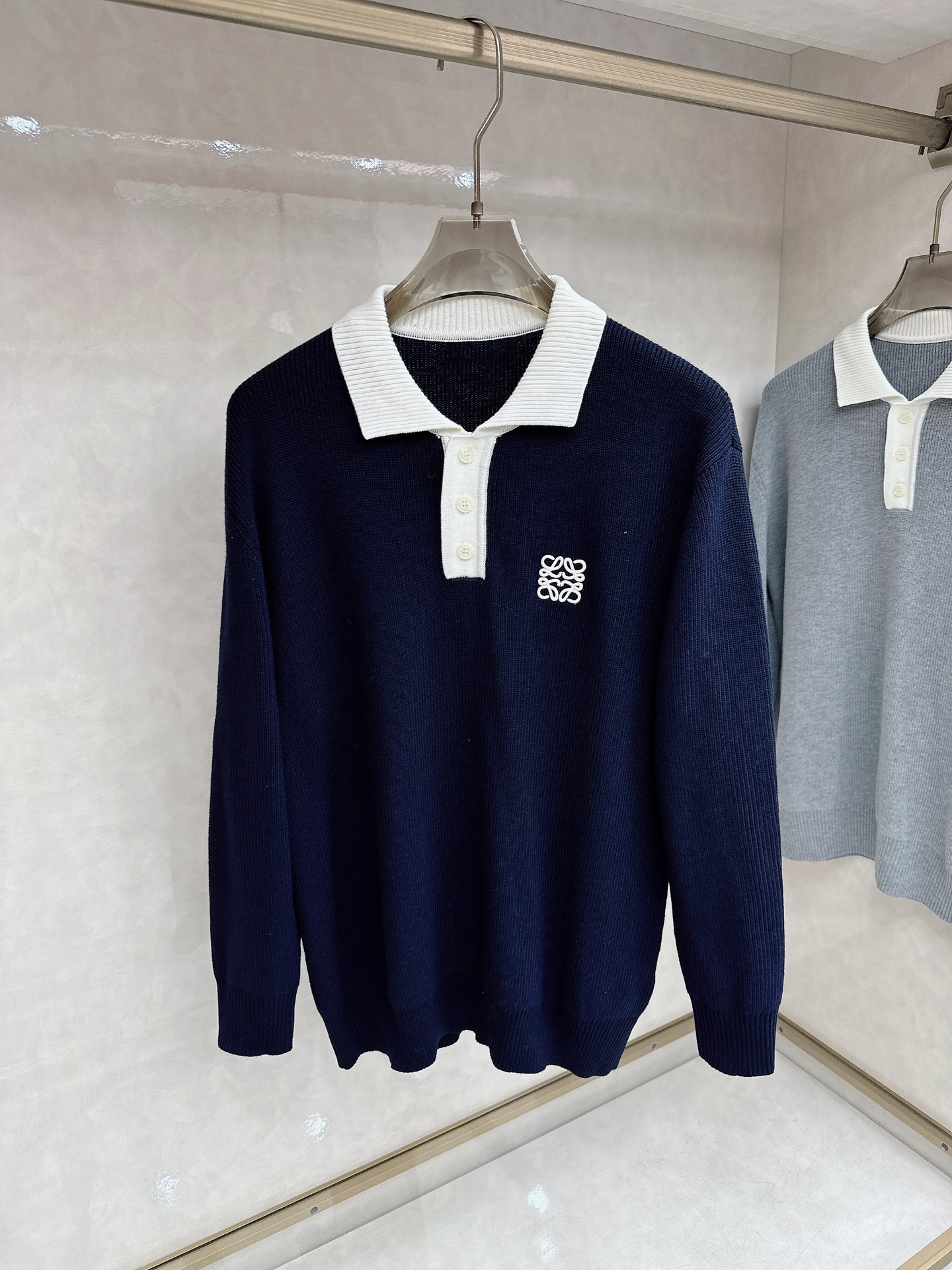 罗意威新款毛衫毛衣，上身舒适，不挑身材 男女同款，秋冬毛衣，是今年最好看的情侣装，秋冬必备百搭不出错，洋