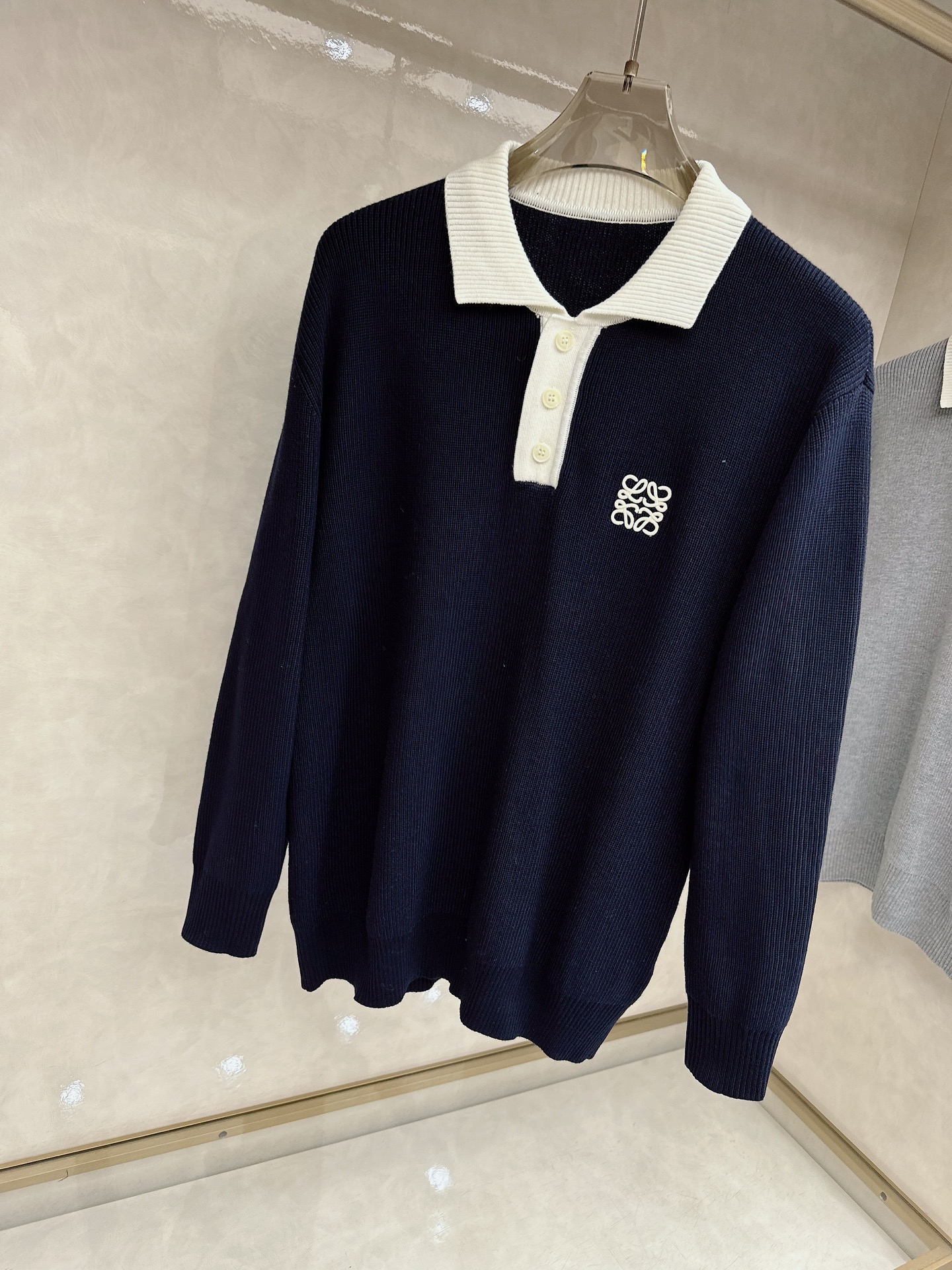 罗意威新款毛衫毛衣，上身舒适，不挑身材 男女同款，秋冬毛衣，是今年最好看的情侣装，秋冬必备百搭不出错，洋