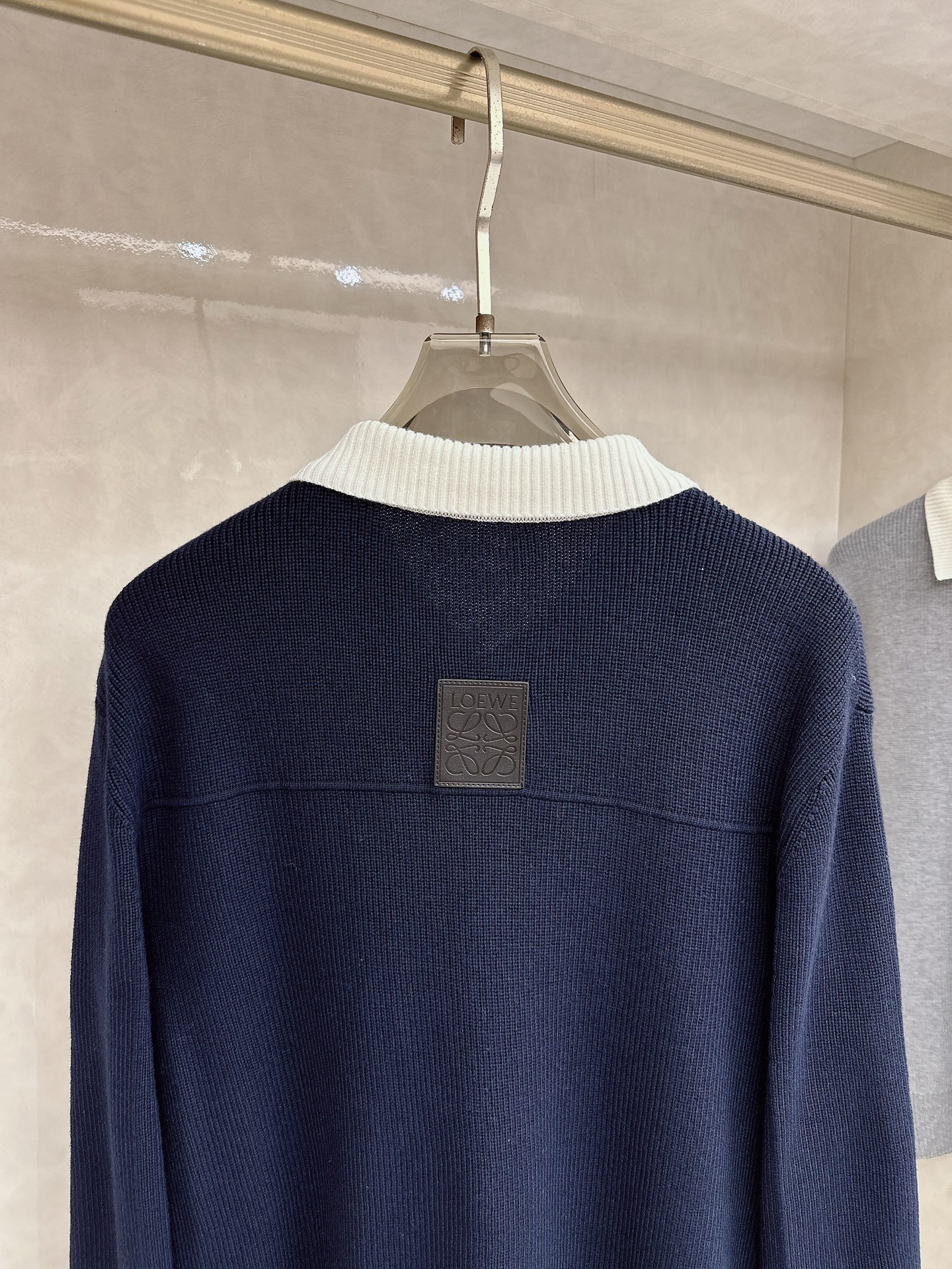 罗意威新款毛衫毛衣，上身舒适，不挑身材 男女同款，秋冬毛衣，是今年最好看的情侣装，秋冬必备百搭不出错，洋